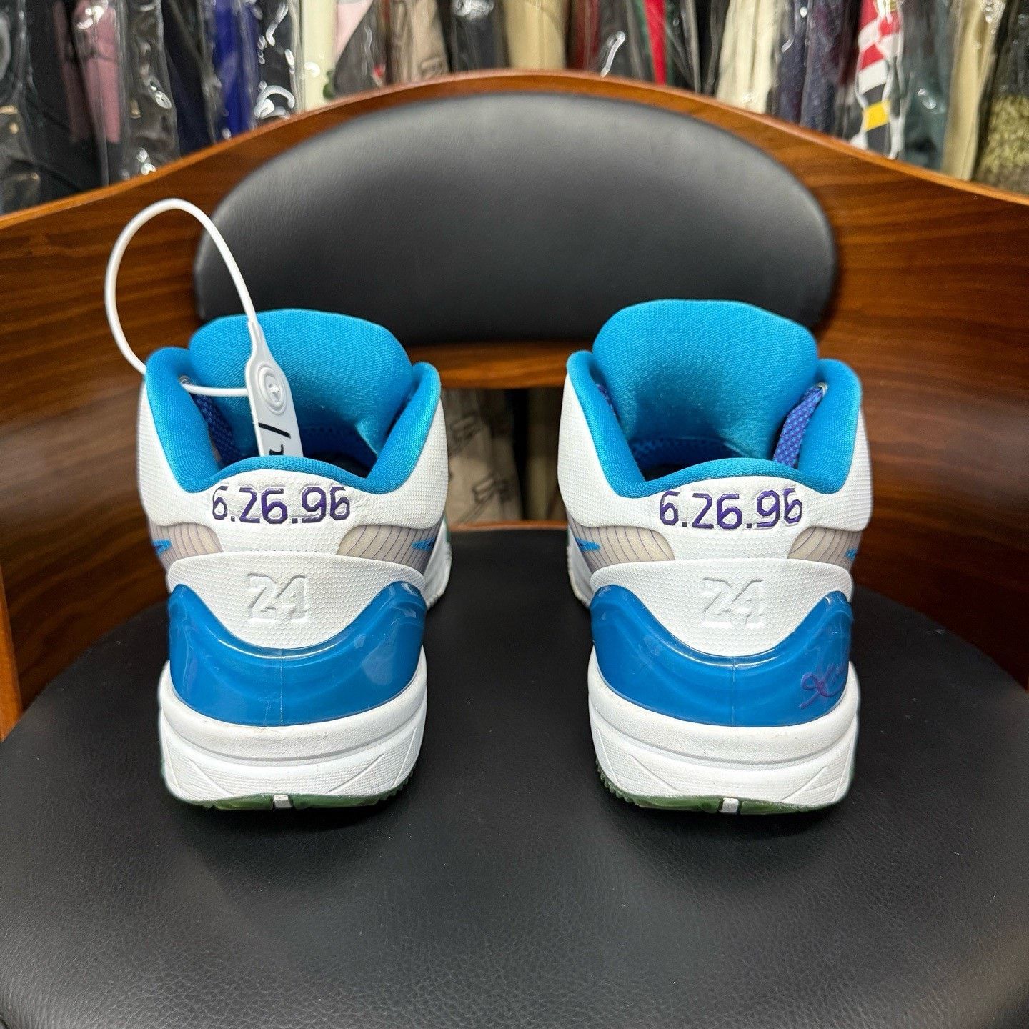 Nike Nike KOBE4 Blue Lowtop Sneakers 42 Men Size US 9 / EU 42 - 3 Thumbnail