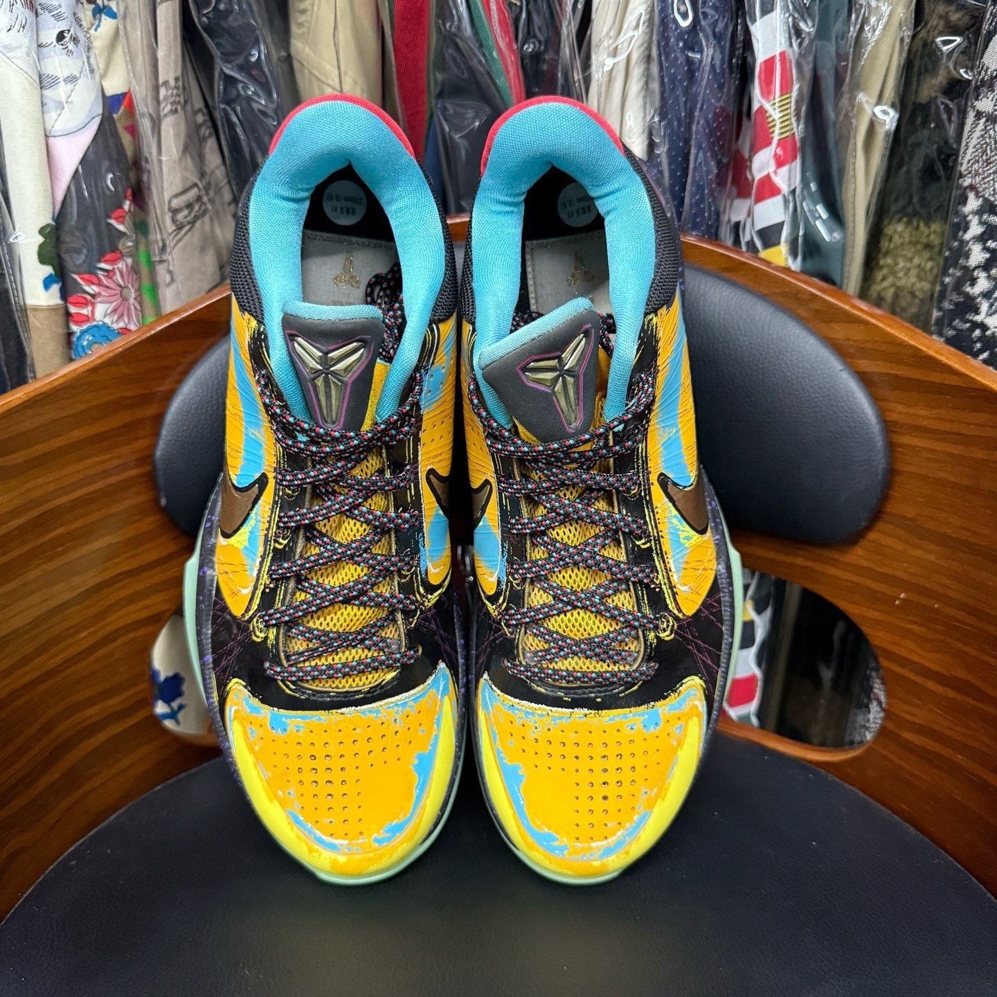 Nike Nike KOBE5 Yellow Lowtop Sneakers 42 Men Size US 9 / EU 42 - 5 Thumbnail