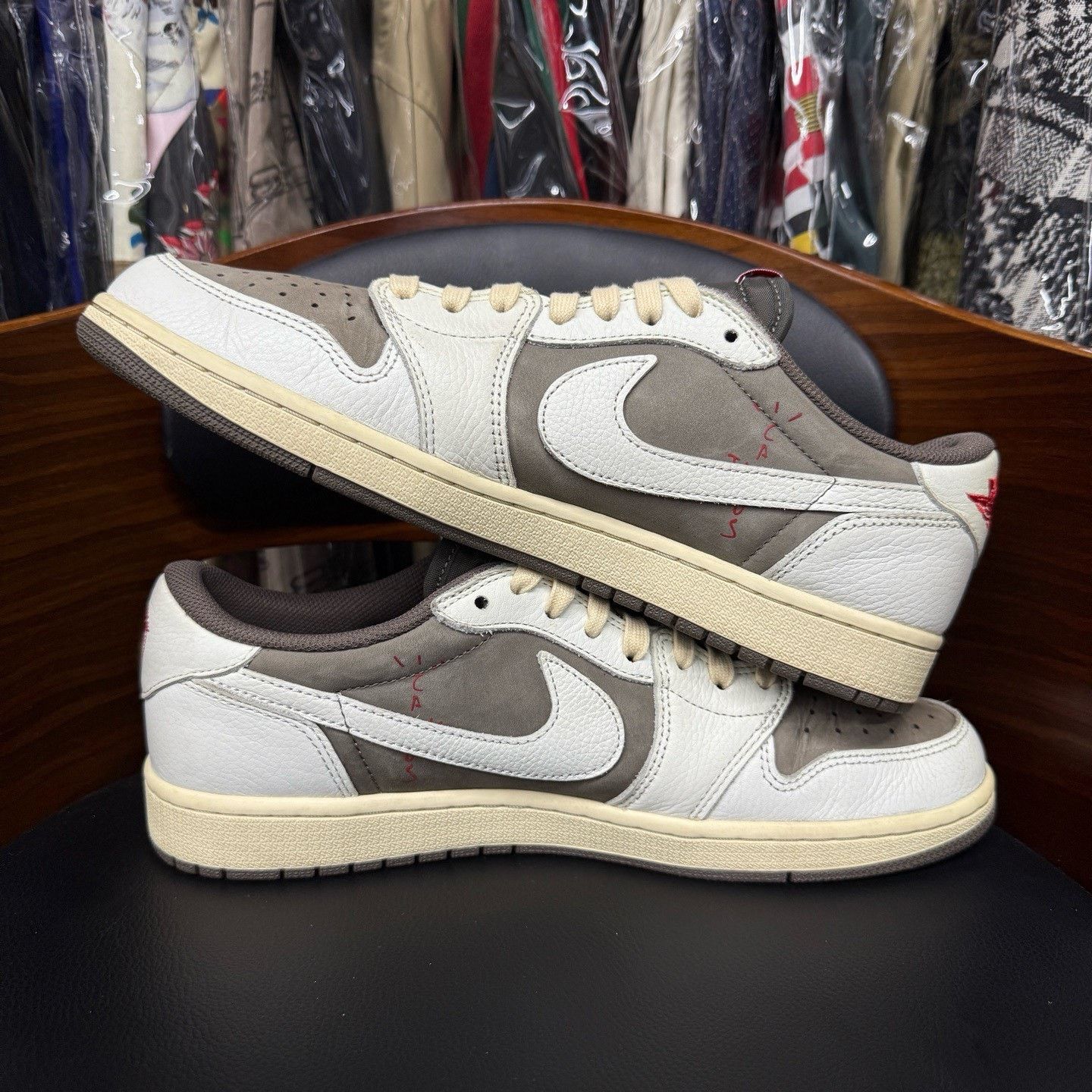 Nike Nike AJ1 Lowtop Sneakers 45 Men Size US 11.5 / EU 44-45 - 6 Thumbnail