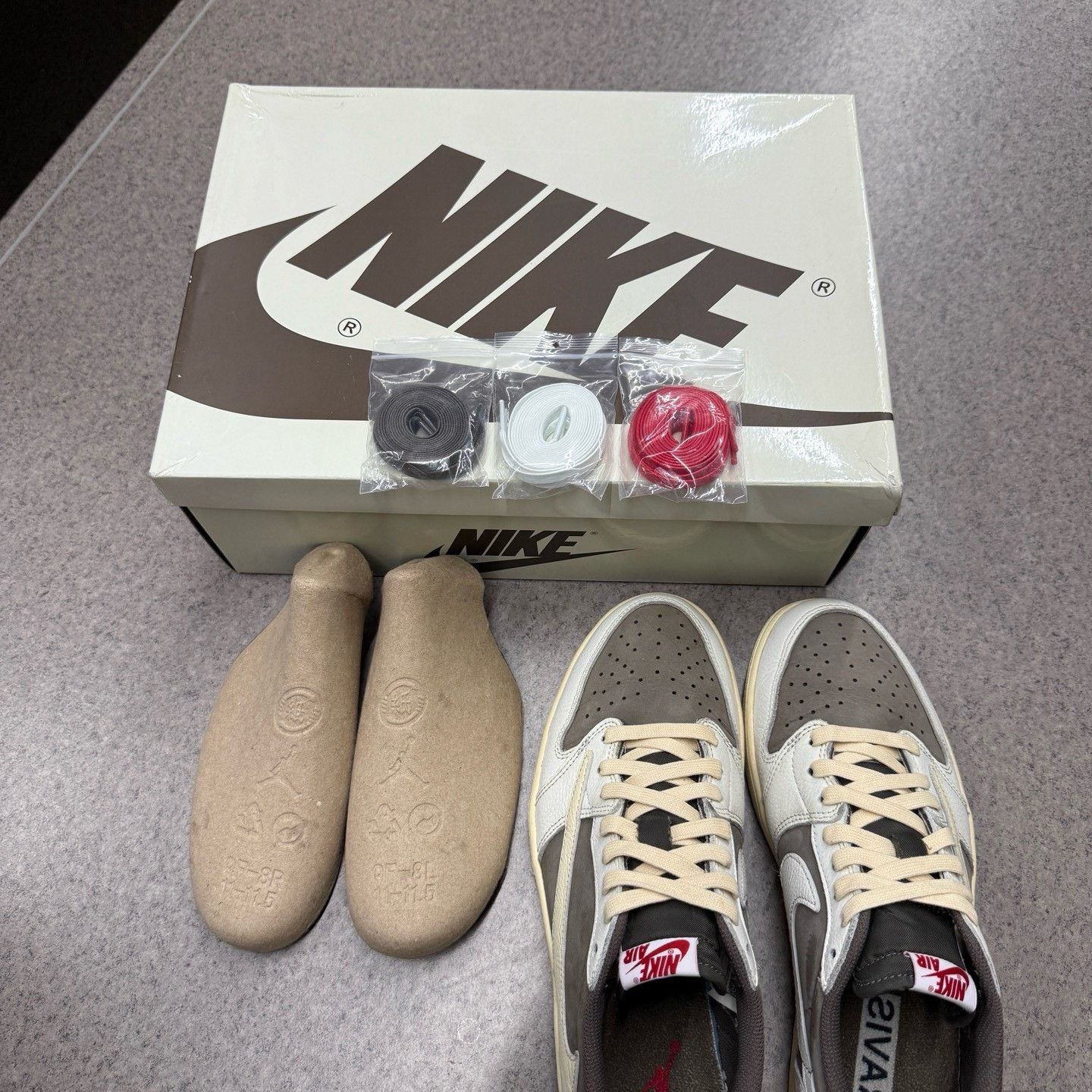 Nike Nike AJ1 Lowtop Sneakers 45 Men Size US 11.5 / EU 44-45 - 9 Thumbnail