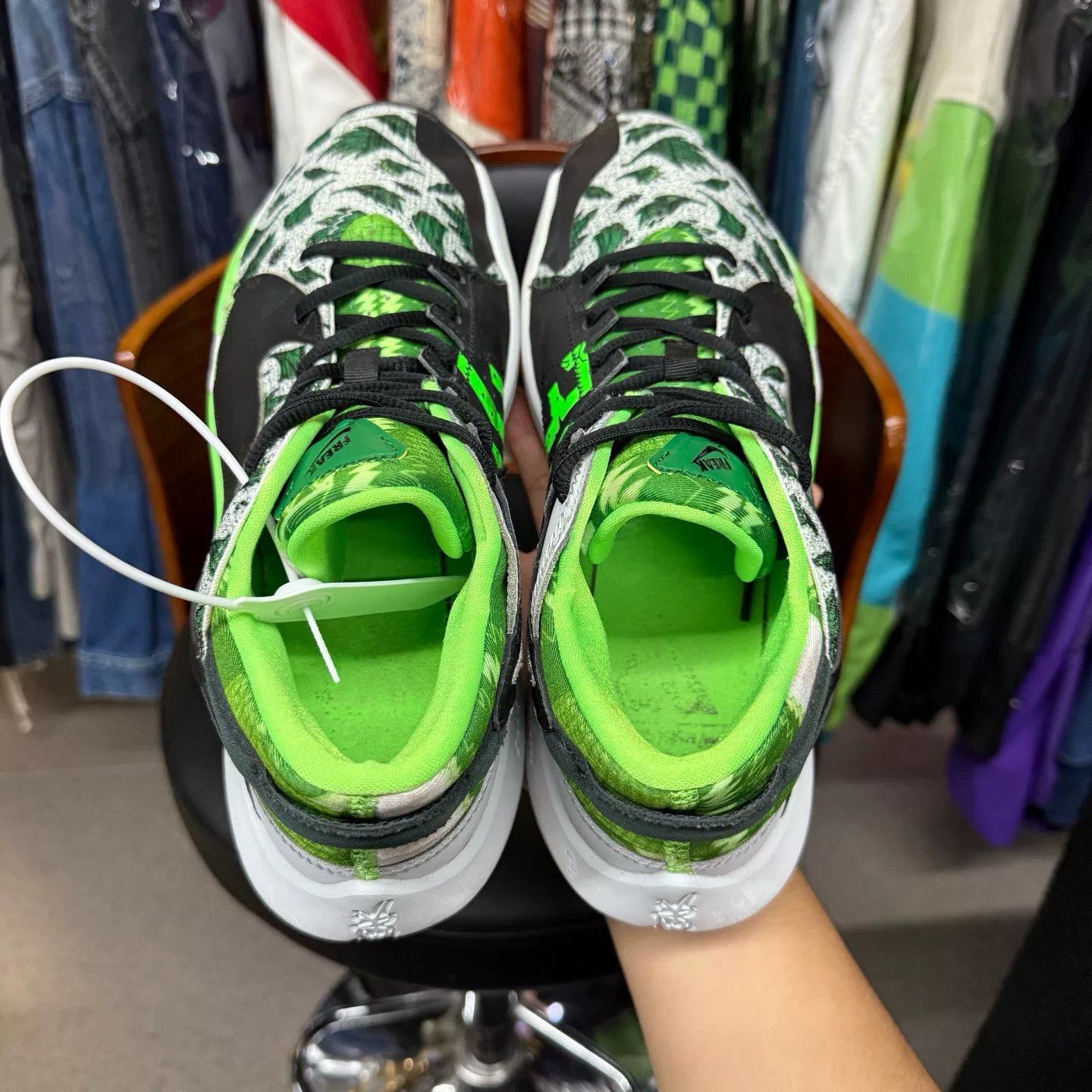 Nike Nike Green Lowtop Sneakers 43 Men Size US 10 / EU 43 - 8 Thumbnail