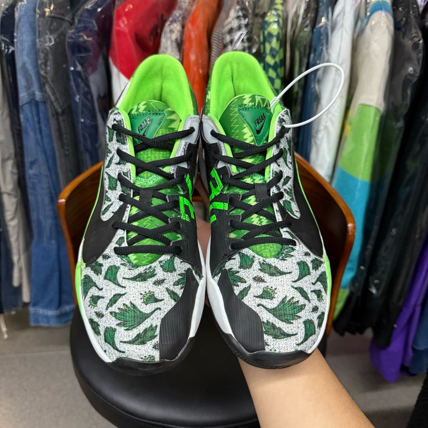 Nike Nike Green Lowtop Sneakers 43 Men Size US 10 / EU 43 - 5 Thumbnail