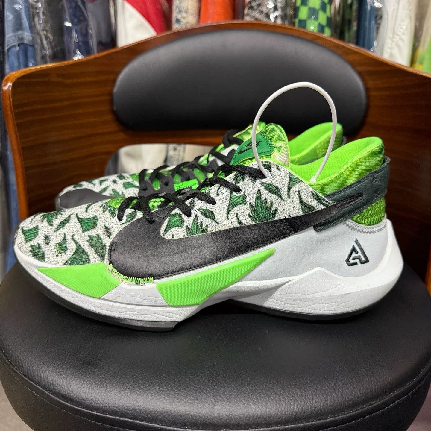 Nike Nike Green Lowtop Sneakers 43 Men Size US 10 / EU 43 - 6 Thumbnail