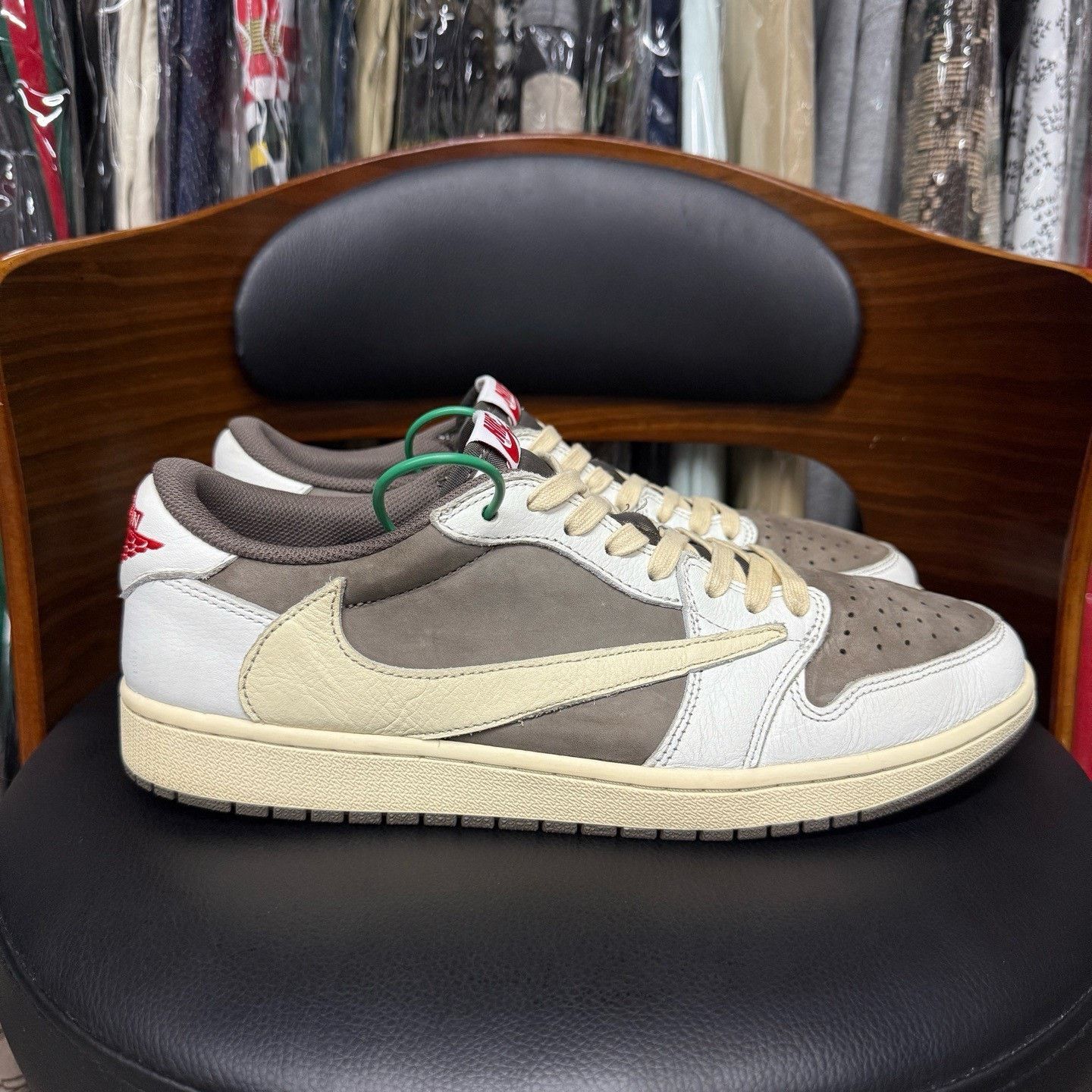 Nike Nike AJ1 White Lowtop Sneakers 46 Men Size US 12 / EU 45 - 4 Thumbnail
