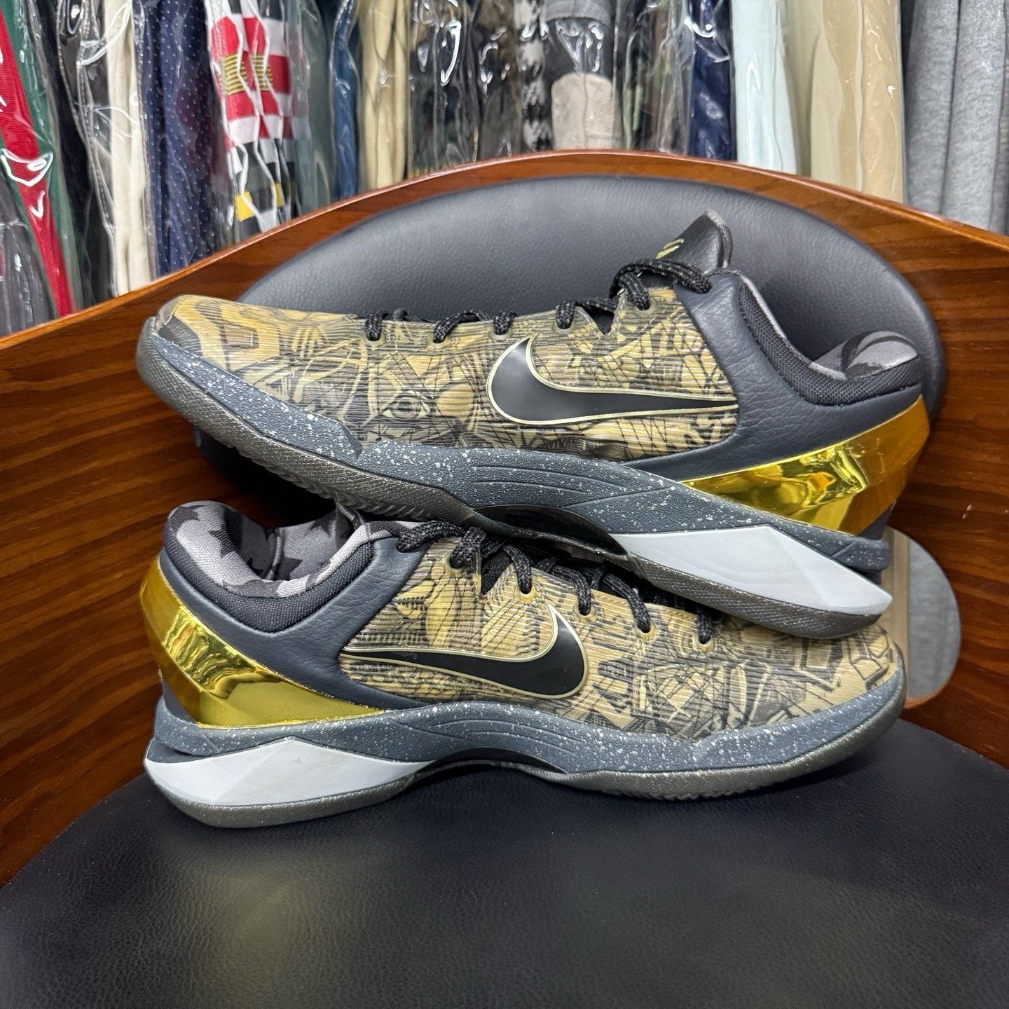 Nike Nike KOBE7 Lowtop Sneakers 42 Men Size US 9 / EU 42 - 7 Thumbnail