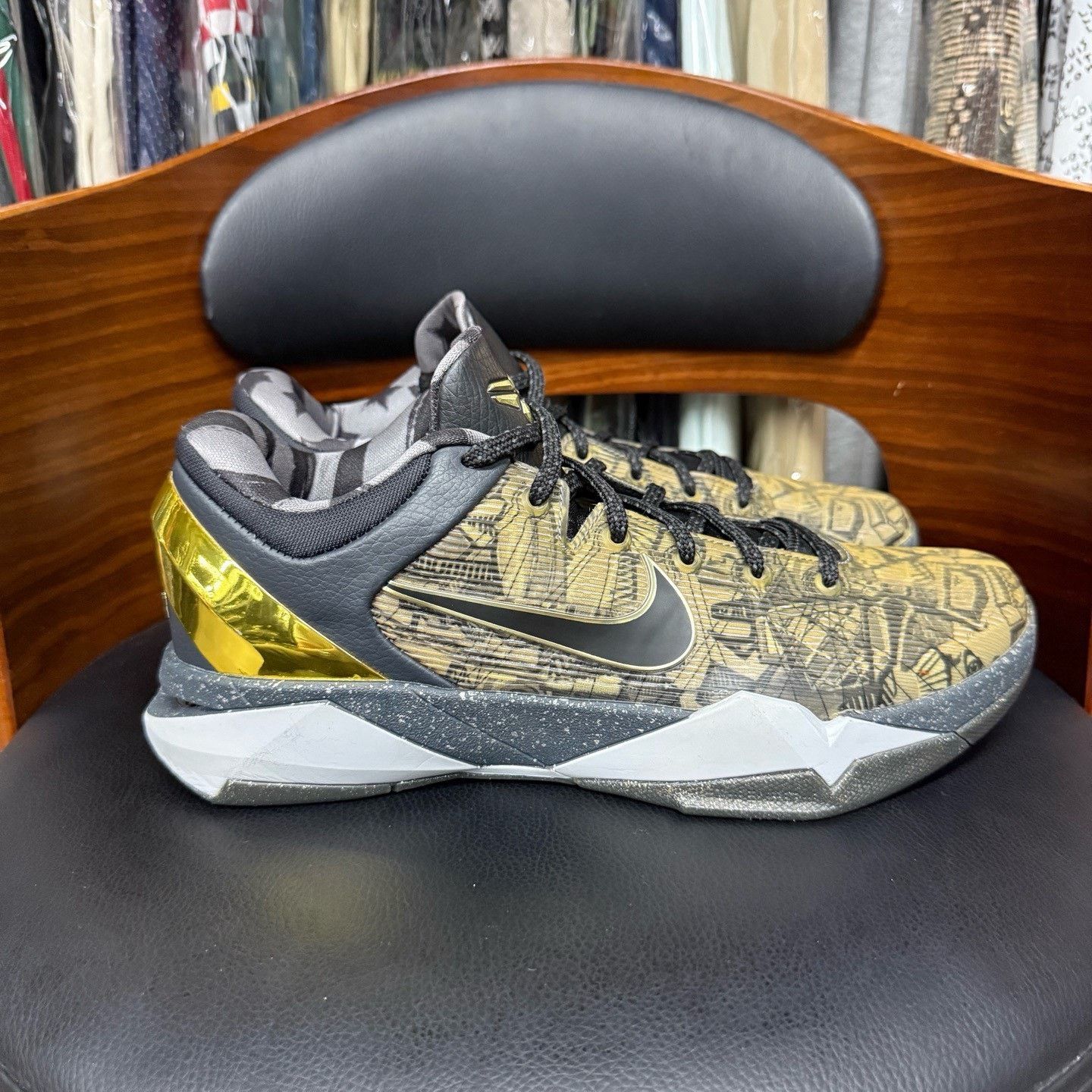 Nike Nike KOBE7 Lowtop Sneakers 42 Men Size US 9 / EU 42 - 4 Thumbnail
