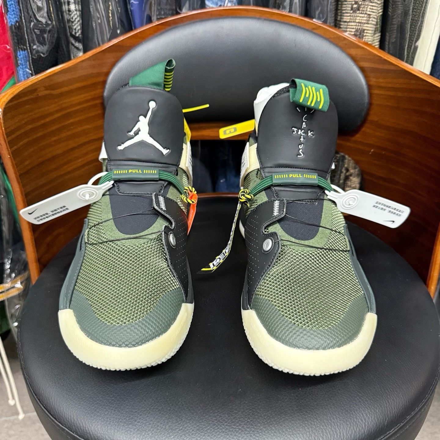 Nike Nike AJ33 Collab Green Lowtop Sneakers 33 Men Size US 5 / EU 37 - 2 Thumbnail