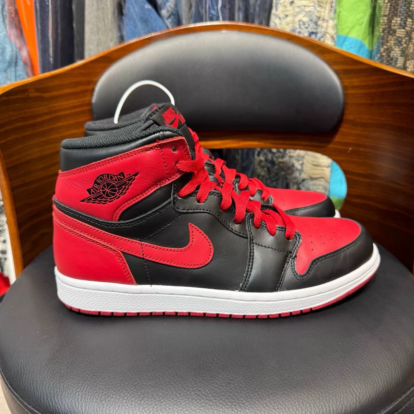 Nike Nike AJ1 Black Lowtop Sneakers 42 Men Size US 9 / EU 42 - 4 Thumbnail