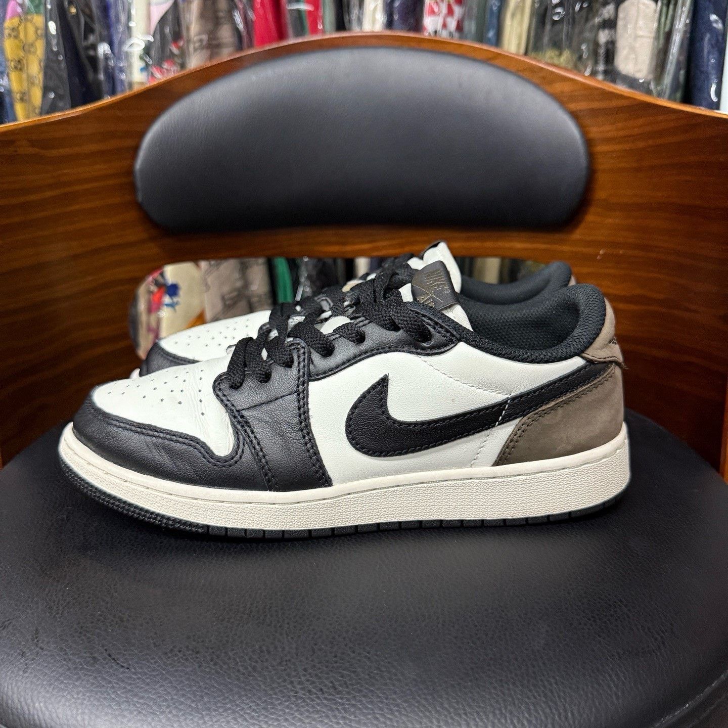Nike Nike AJ1 Black Lowtop Sneakers 39 Men Size US 6.5 / EU 39-40 - 6 Thumbnail