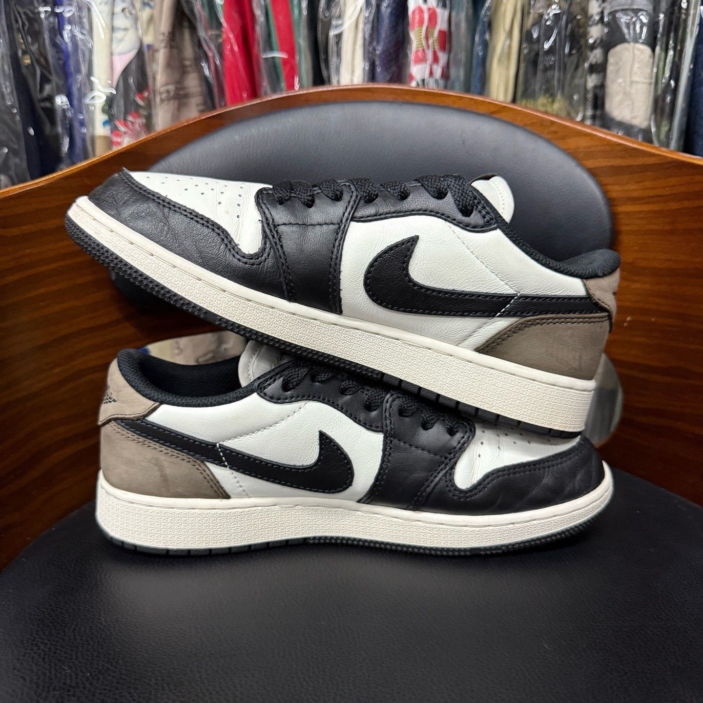 Nike Nike AJ1 Black Lowtop Sneakers 39 Men Size US 6.5 / EU 39-40 - 7 Thumbnail