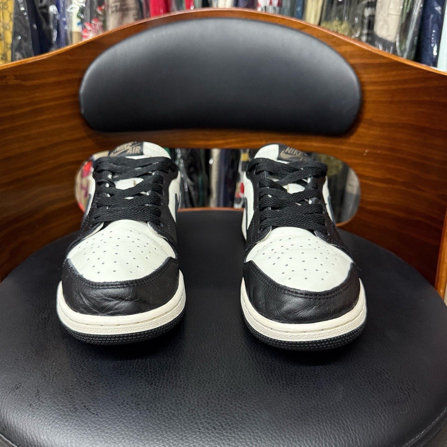Nike Nike AJ1 Black Lowtop Sneakers 39 Men Size US 6.5 / EU 39-40 - 2 Thumbnail