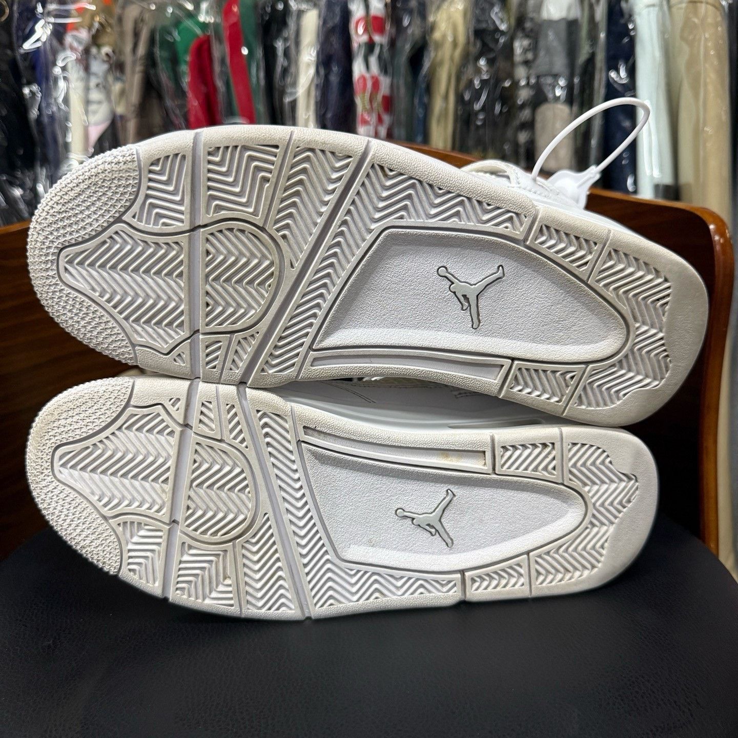 Nike Nike AJ4 White Lowtop Sneakers 40 Men Size US 7.5 / EU 40-41 - 8 Thumbnail