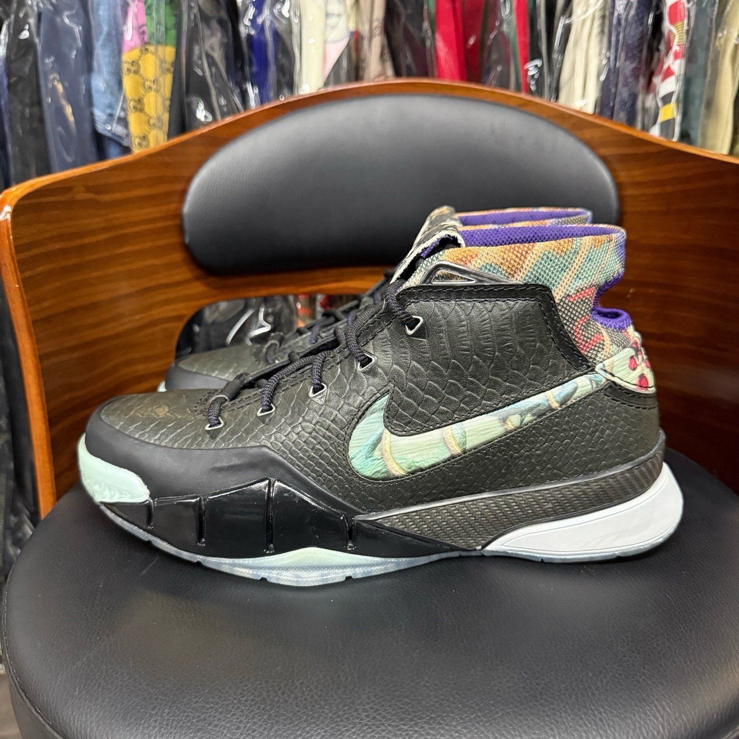 Nike Nike KOBE1 Lowtop Sneakers 42 Men Size US 9 / EU 42 - 6 Thumbnail