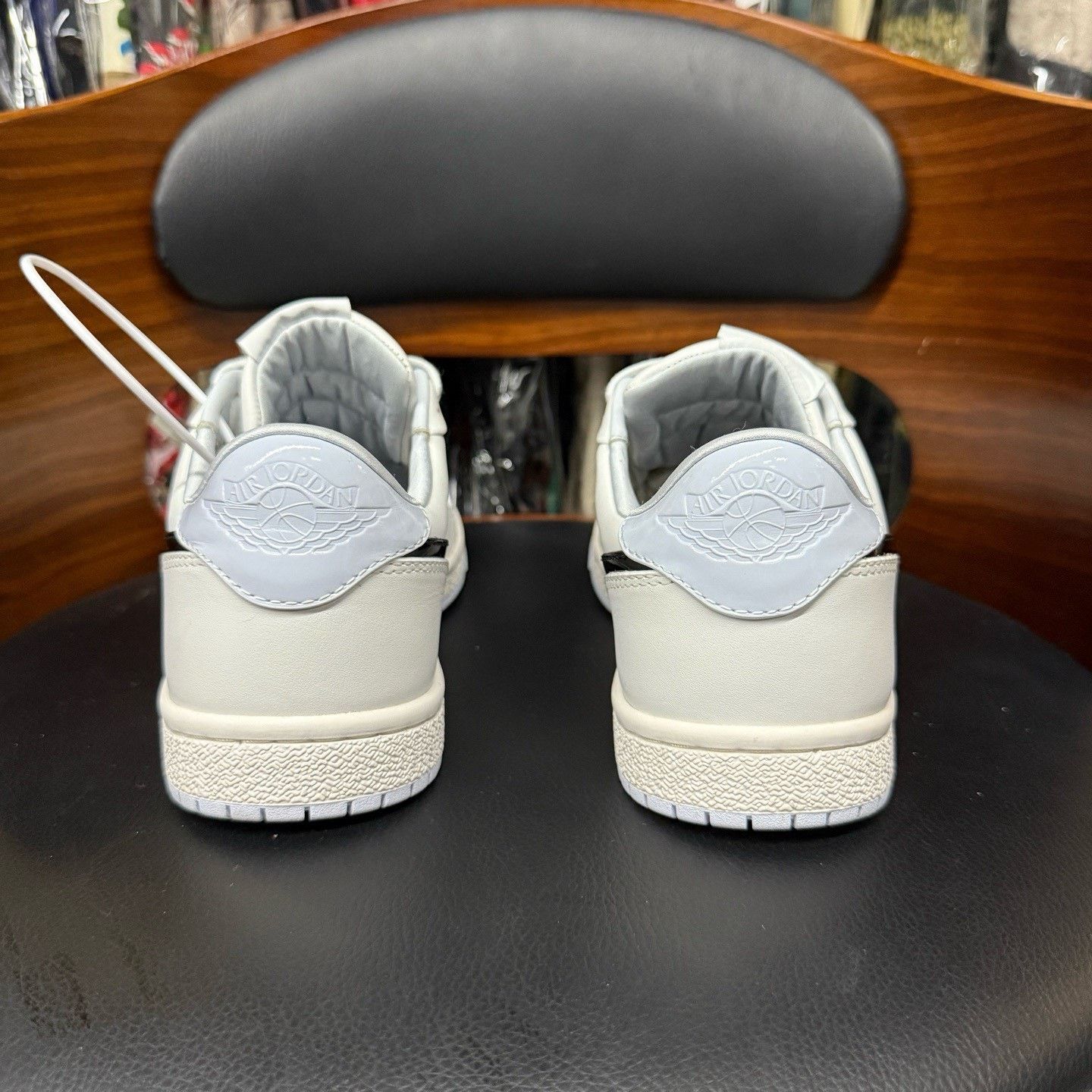 Nike Nike AJ1 Collab White Lowtop Sneakers 38 Men Size US 6 / EU 39 - 3 Thumbnail