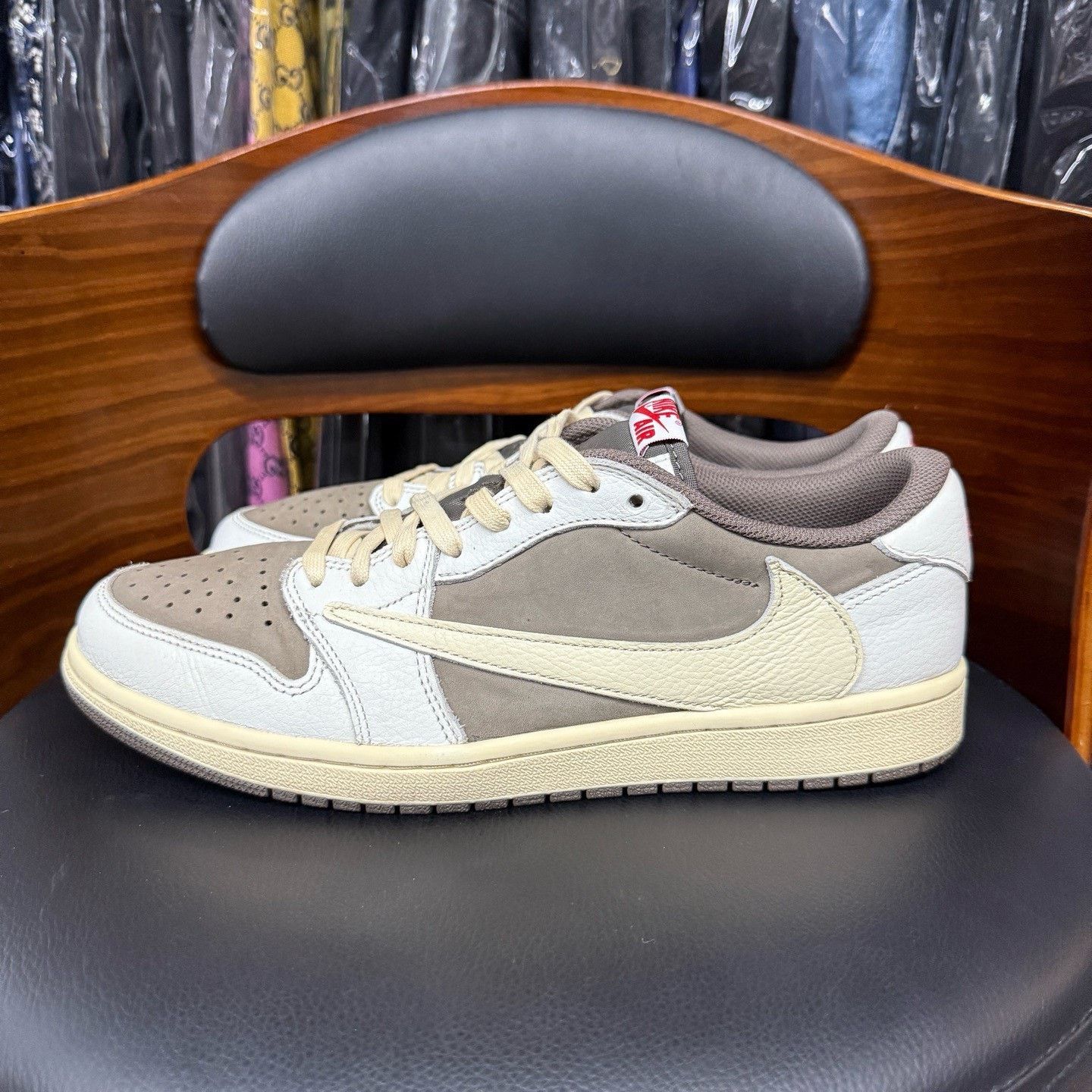 Nike Nike AJ1 White Lowtop Sneakers 44.5 Men Size US 11 / EU 44 - 6 Thumbnail