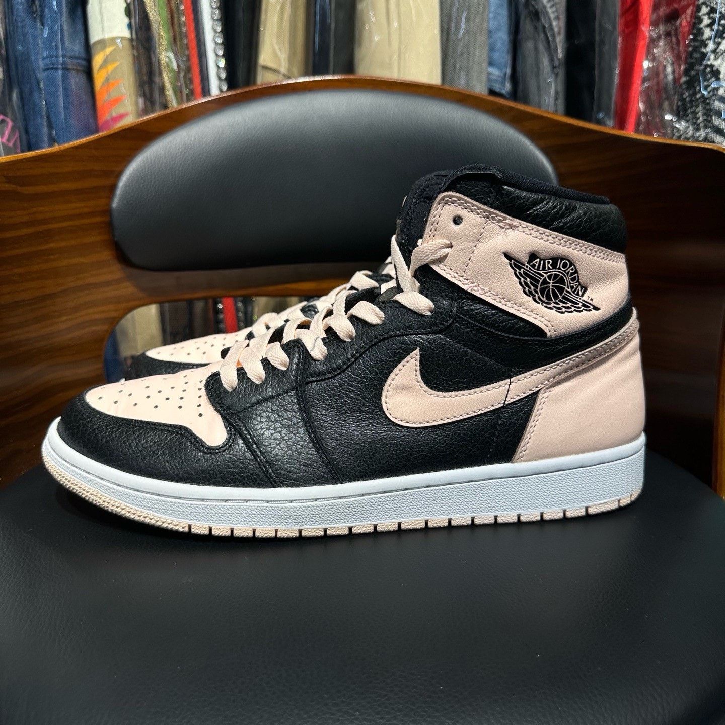 Nike Nike AJ1 Pink Lowtop Sneakers 44.5 Men Size US 11 / EU 44 - 6 Thumbnail