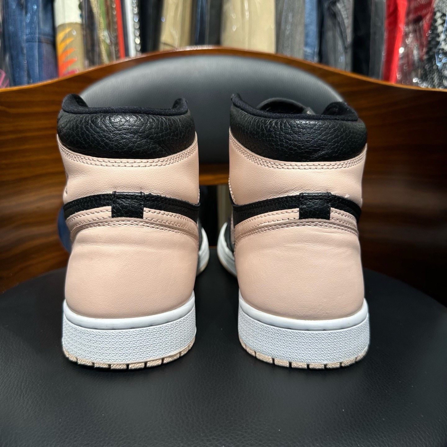 Nike Nike AJ1 Pink Lowtop Sneakers 44.5 Men Size US 11 / EU 44 - 3 Thumbnail