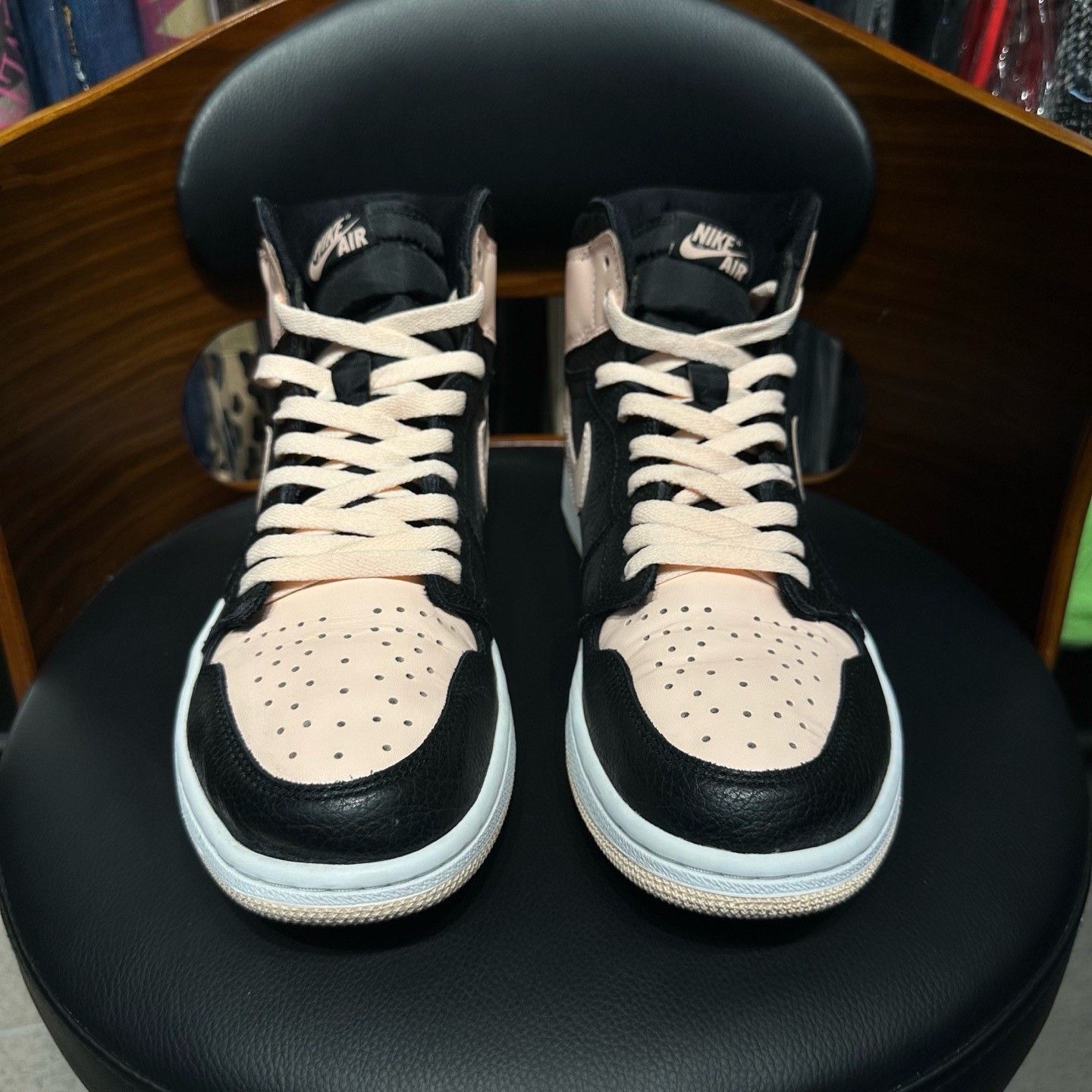 Nike Nike AJ1 Pink Lowtop Sneakers 44.5 Men Size US 11 / EU 44 - 2 Thumbnail
