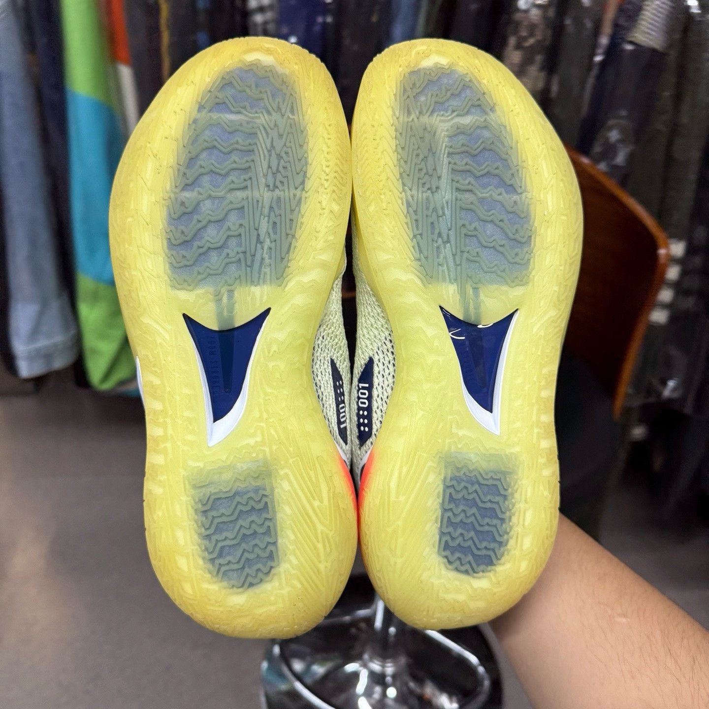 Nike Nike Yellow Lowtop Sneakers 44.5 Men Size US 11 / EU 44 - 8 Thumbnail