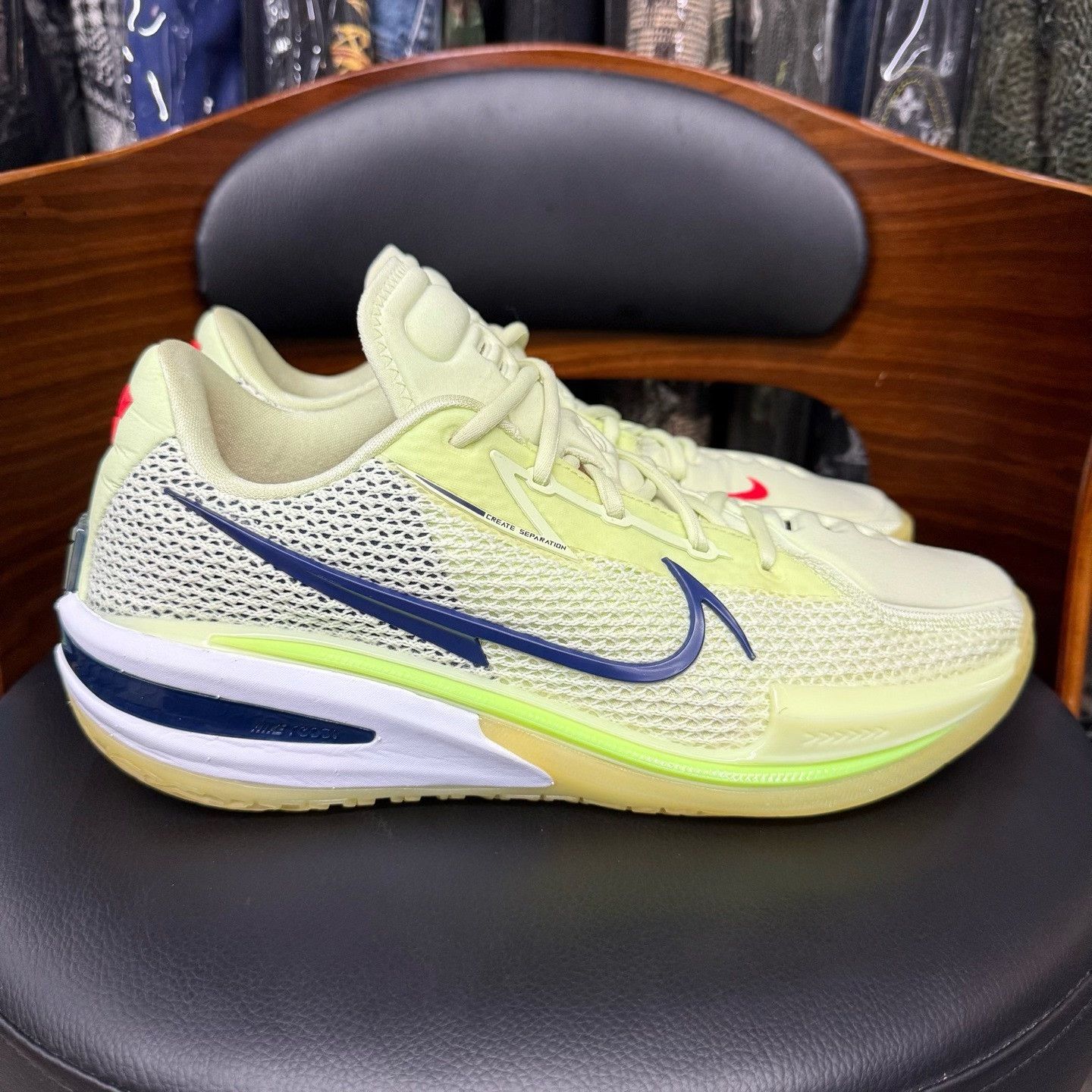Nike Nike Yellow Lowtop Sneakers 44.5 Men Size US 11 / EU 44 - 4 Thumbnail