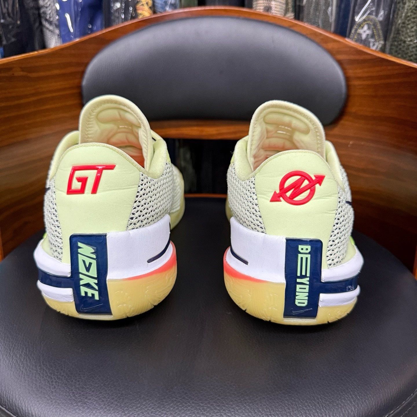 Nike Nike Yellow Lowtop Sneakers 44.5 Men Size US 11 / EU 44 - 3 Thumbnail
