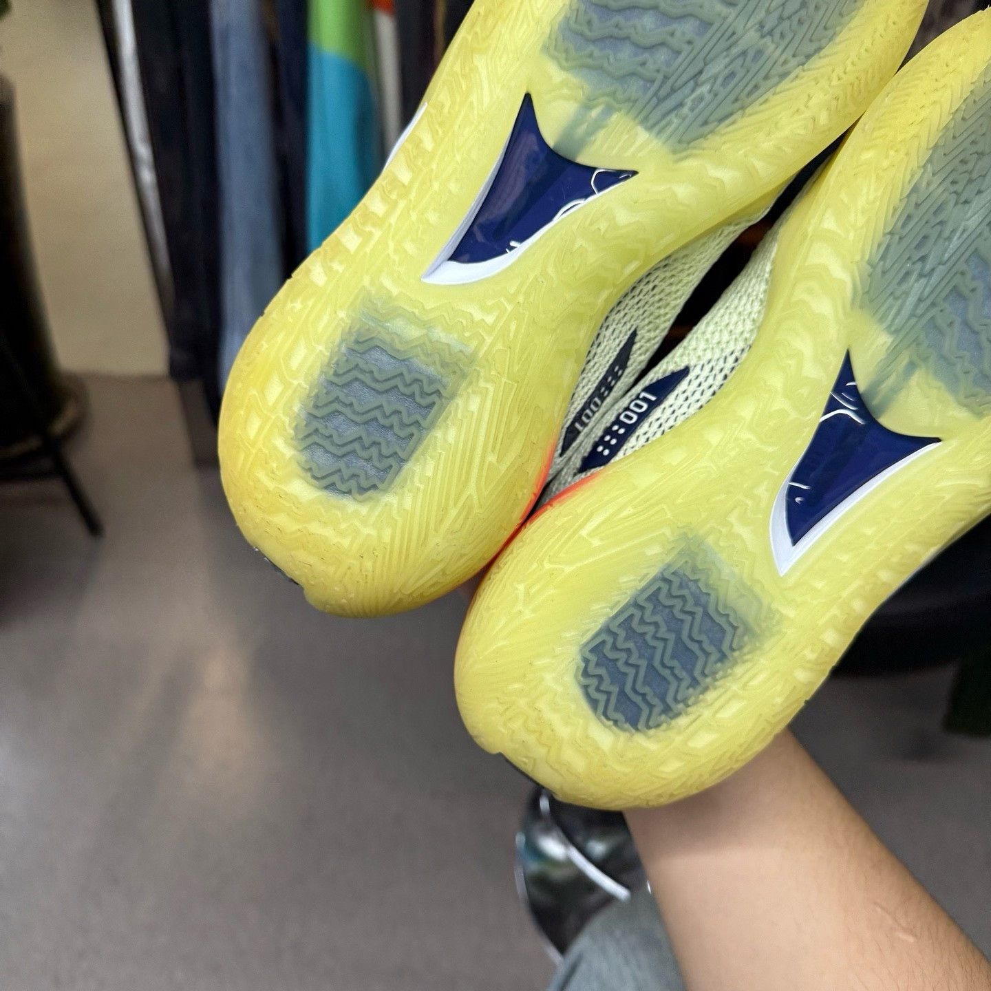 Nike Nike Yellow Lowtop Sneakers 44.5 Men Size US 11 / EU 44 - 9 Thumbnail