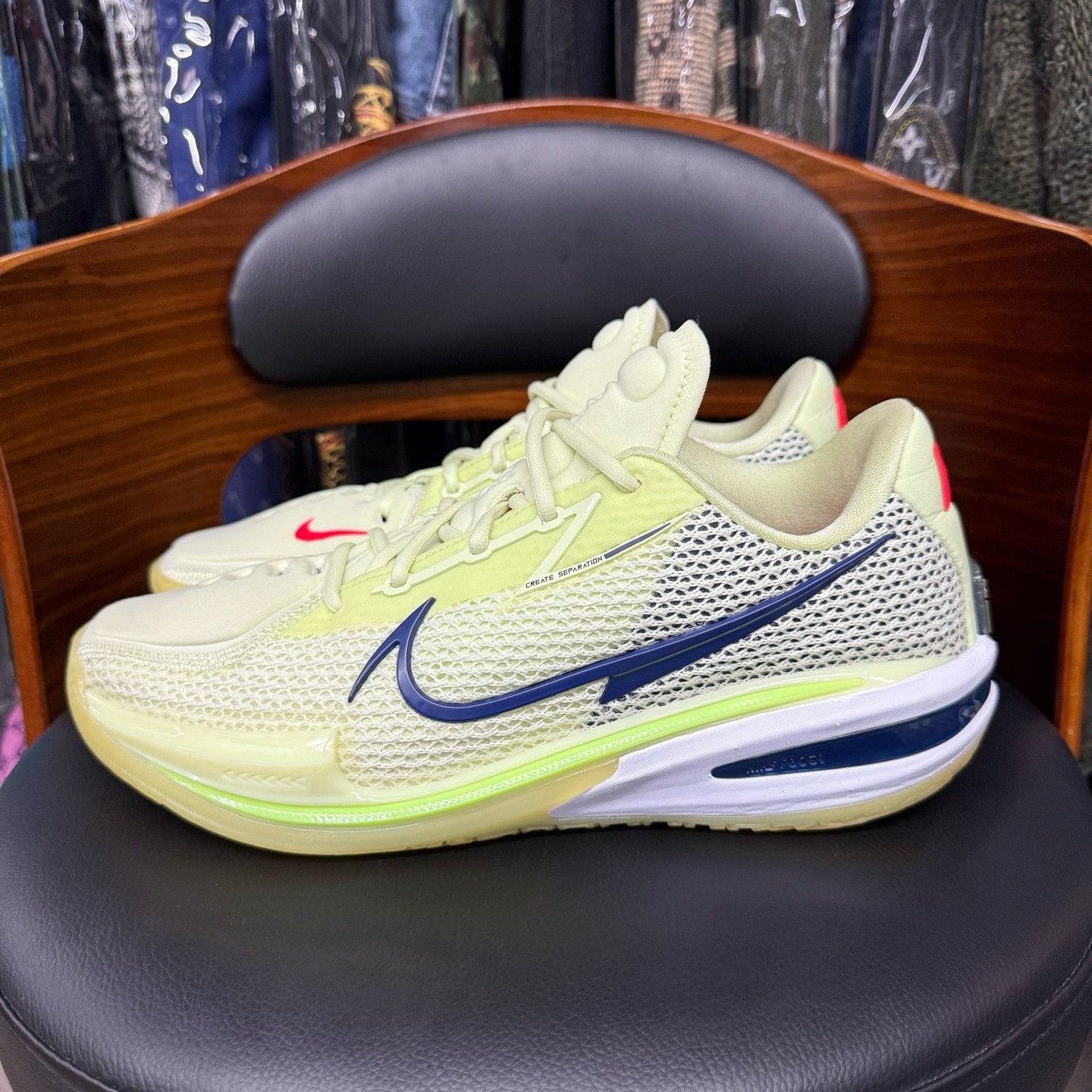 Nike Nike Yellow Lowtop Sneakers 44.5 Men Size US 11 / EU 44 - 6 Thumbnail