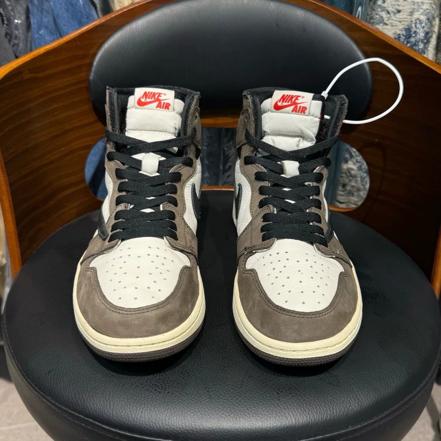Nike Nike AJ1 Lowtop Sneakers 44 Men Size US 10.5 / EU 43-44 - 2 Thumbnail