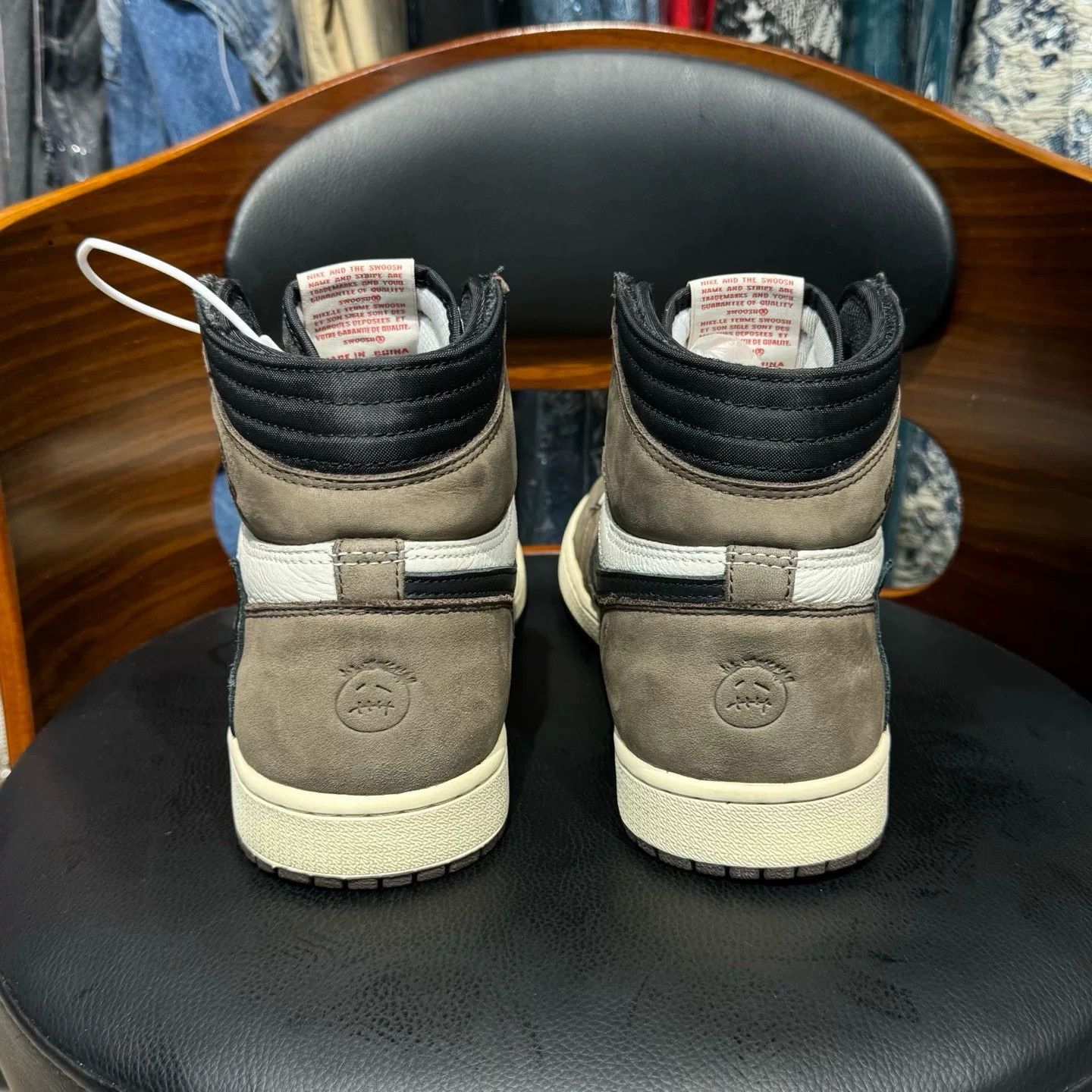Nike Nike AJ1 Lowtop Sneakers 44 Men Size US 10.5 / EU 43-44 - 3 Thumbnail