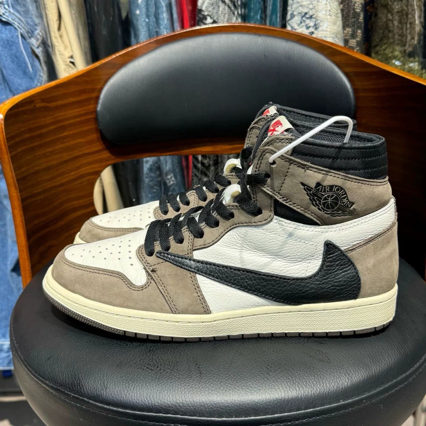 Nike Nike AJ1 Lowtop Sneakers 44 Men Size US 10.5 / EU 43-44 - 4 Thumbnail