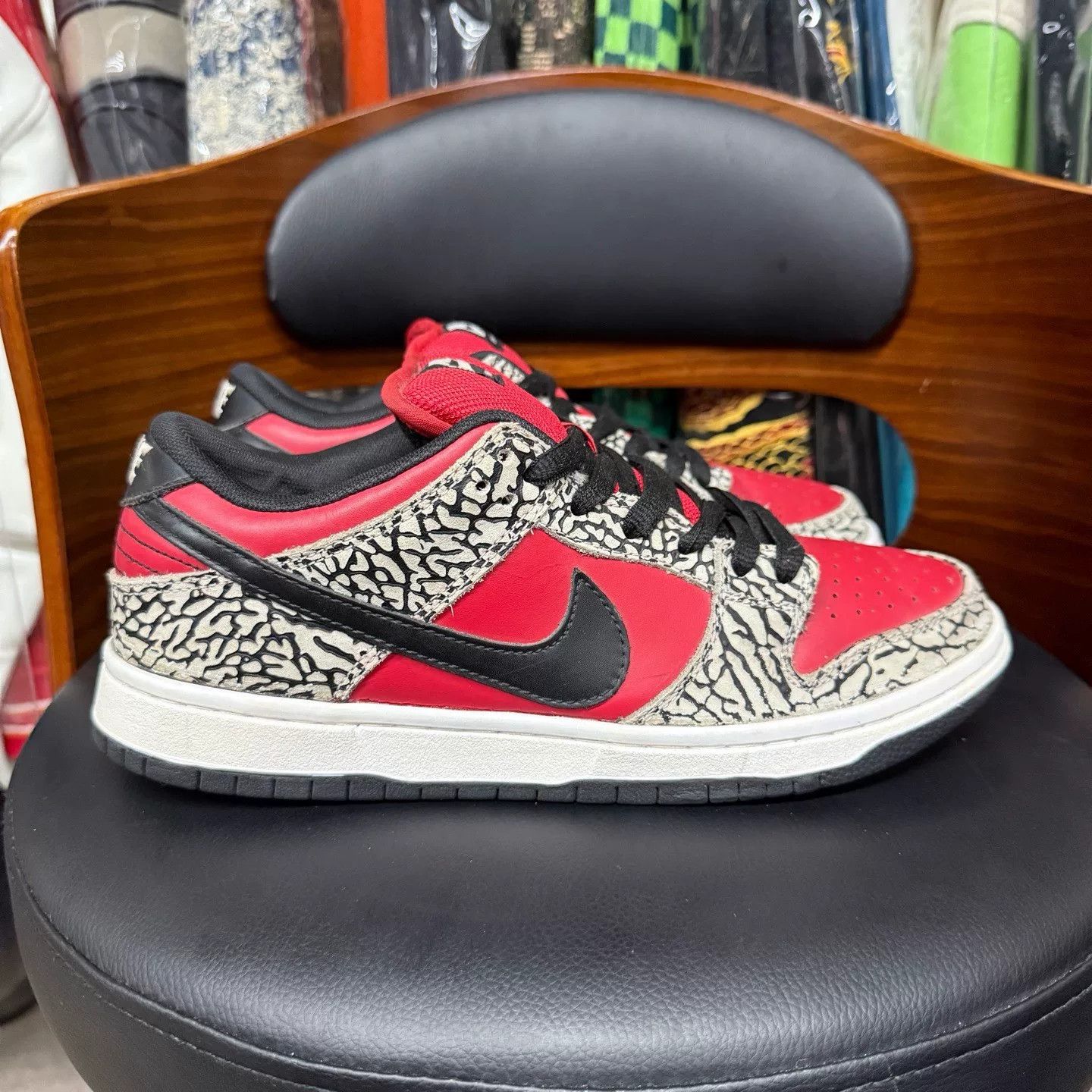 Nike Nike DUNK Collab Red Lowtop Sneakers 42 Men Size US 9 / EU 42 - 4 Thumbnail