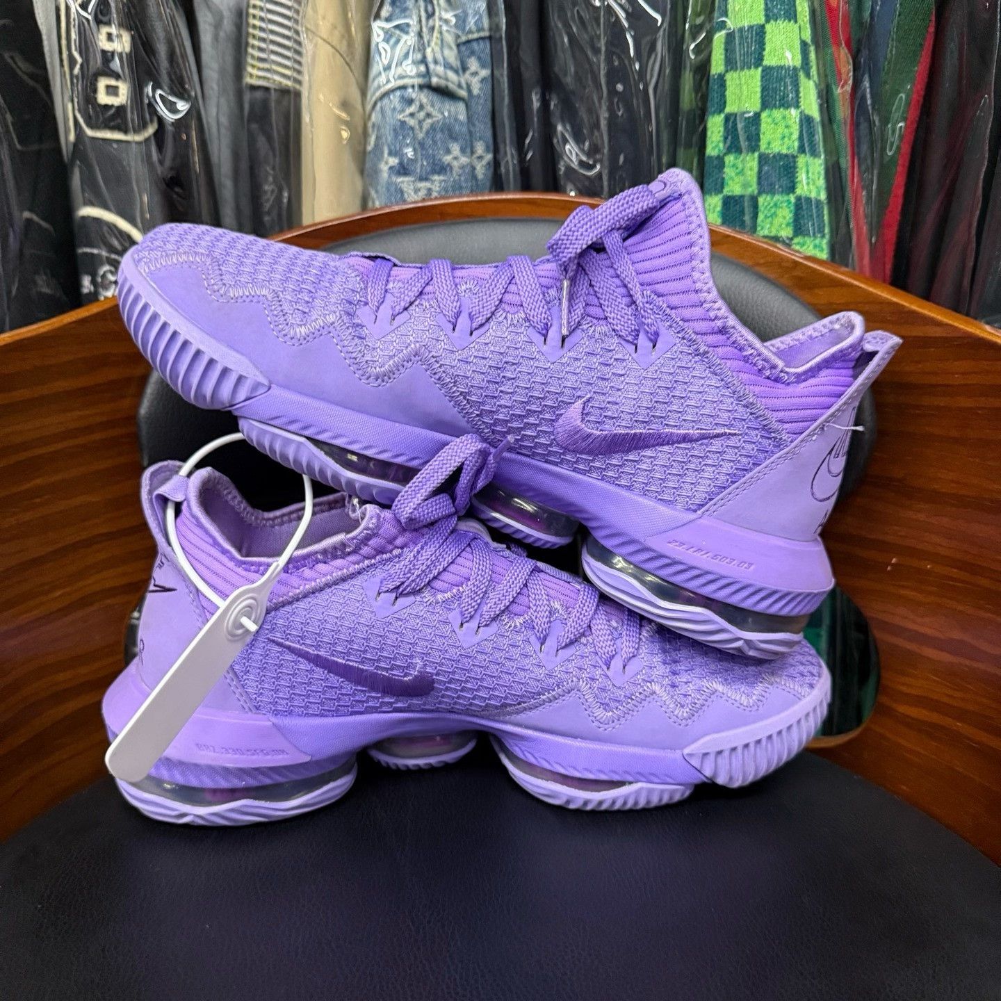Nike Nike LEBRON16 Purple Lowtop Sneakers 41 Men Size US 8.5 / EU 41-42 - 7 Thumbnail