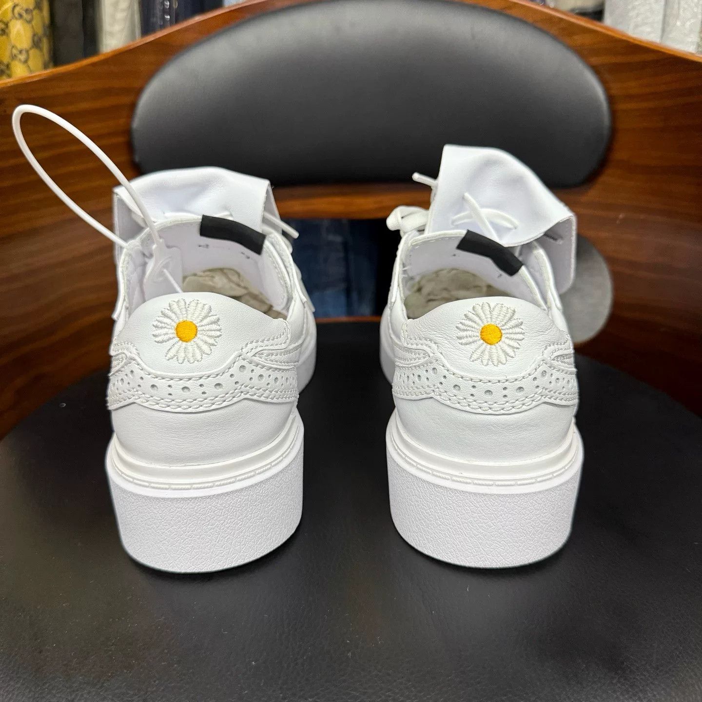 Nike Nike White Lowtop Sneakers 39 Men Size US 6.5 / EU 39-40 - 3 Thumbnail