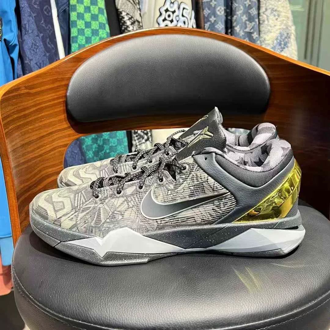 Nike Nike KOBE7 Lowtop Sneakers 45 Men Size US 11.5 / EU 44-45 - 3 Thumbnail