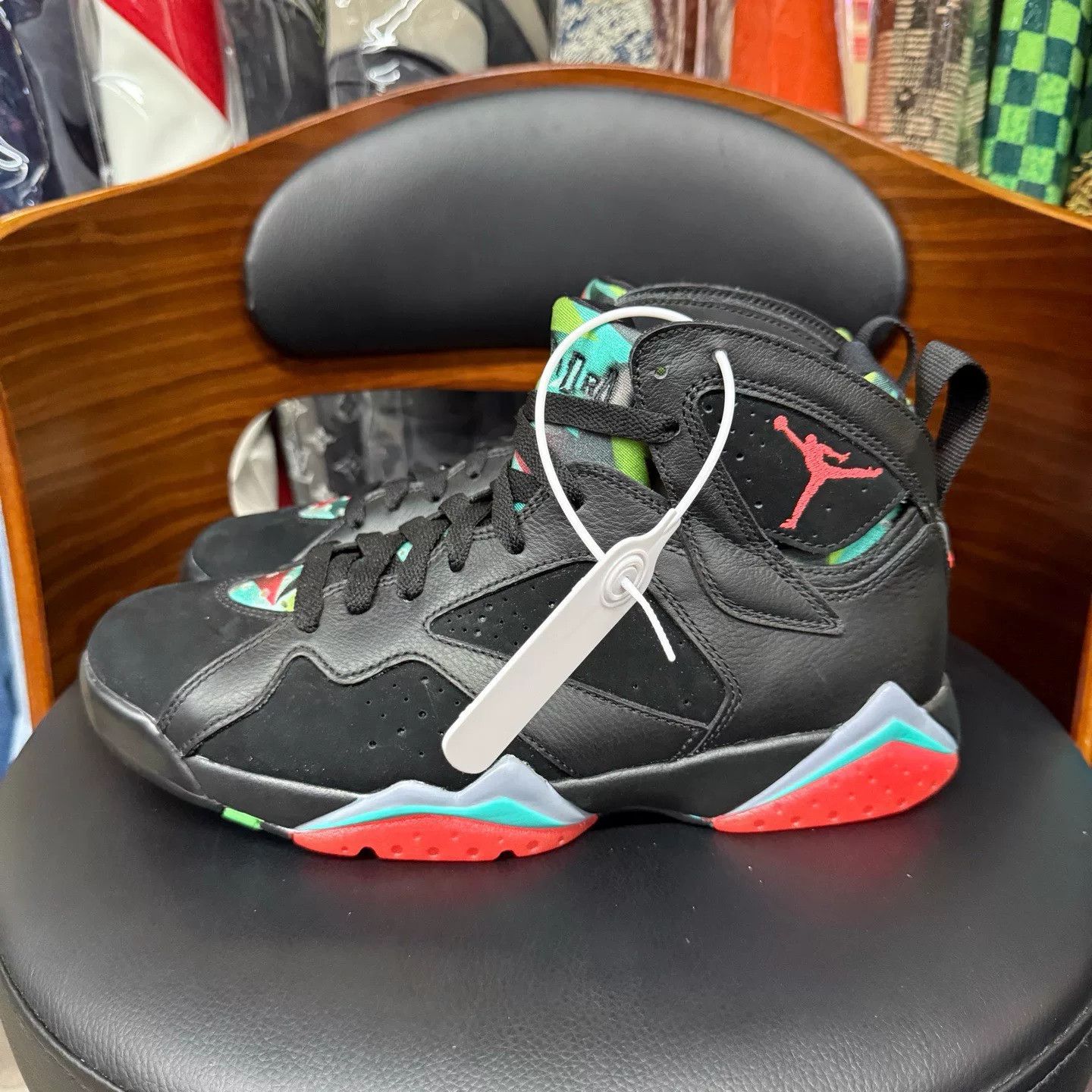 Nike Nike AJ7 Lowtop Sneakers 41 Men Size US 8.5 / EU 41-42 - 6 Thumbnail