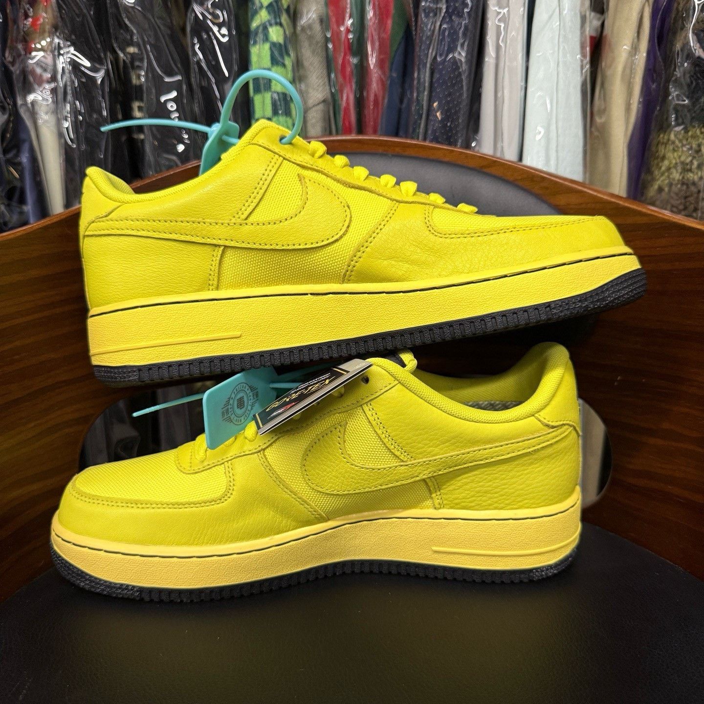 Nike Nike AF1 Yellow Lowtop Sneakers 42 Men Size US 9 / EU 42 - 7 Thumbnail
