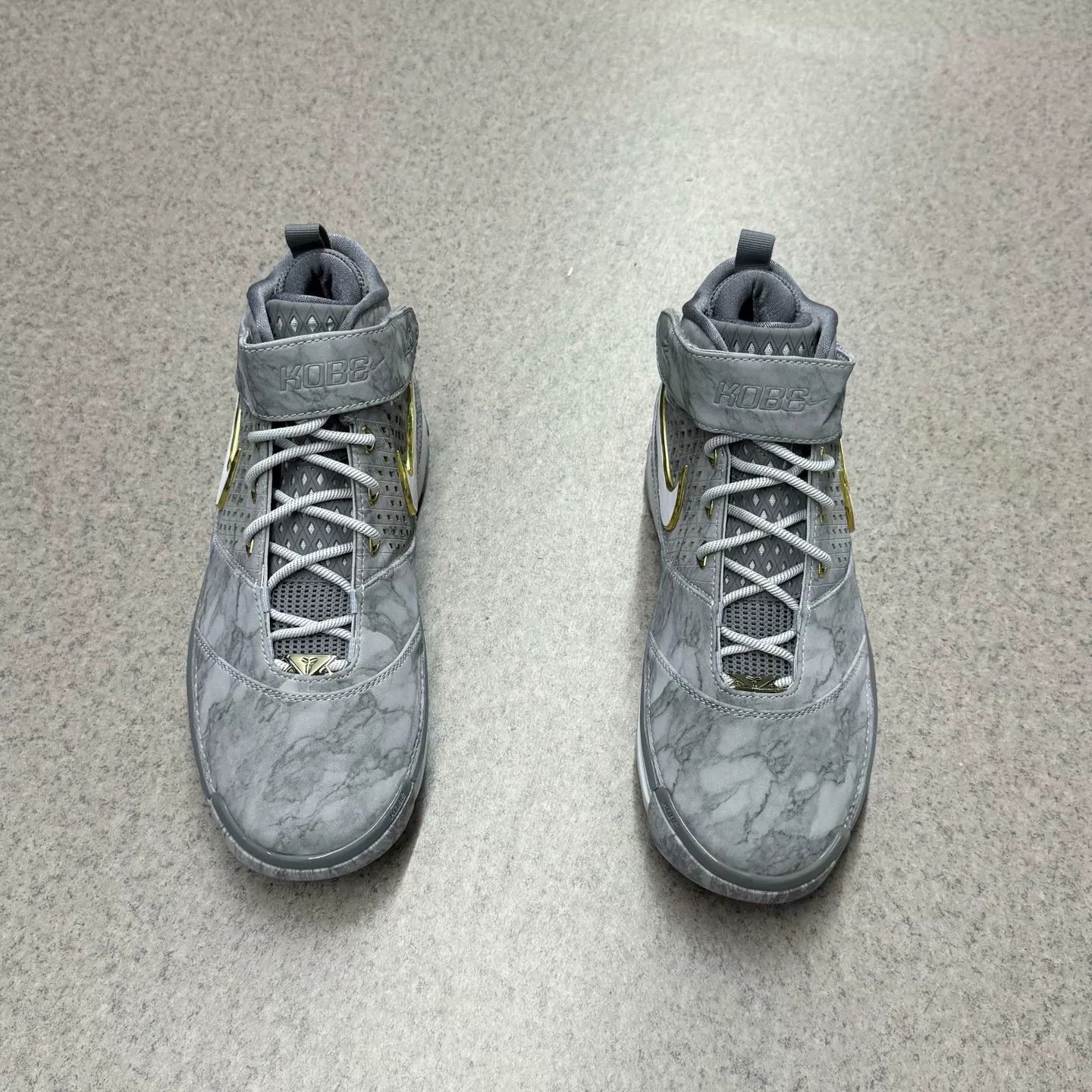 Nike Nike KOBE2 Gray Lowtop Sneakers 43 Men Size US 10 / EU 43 - 5 Thumbnail