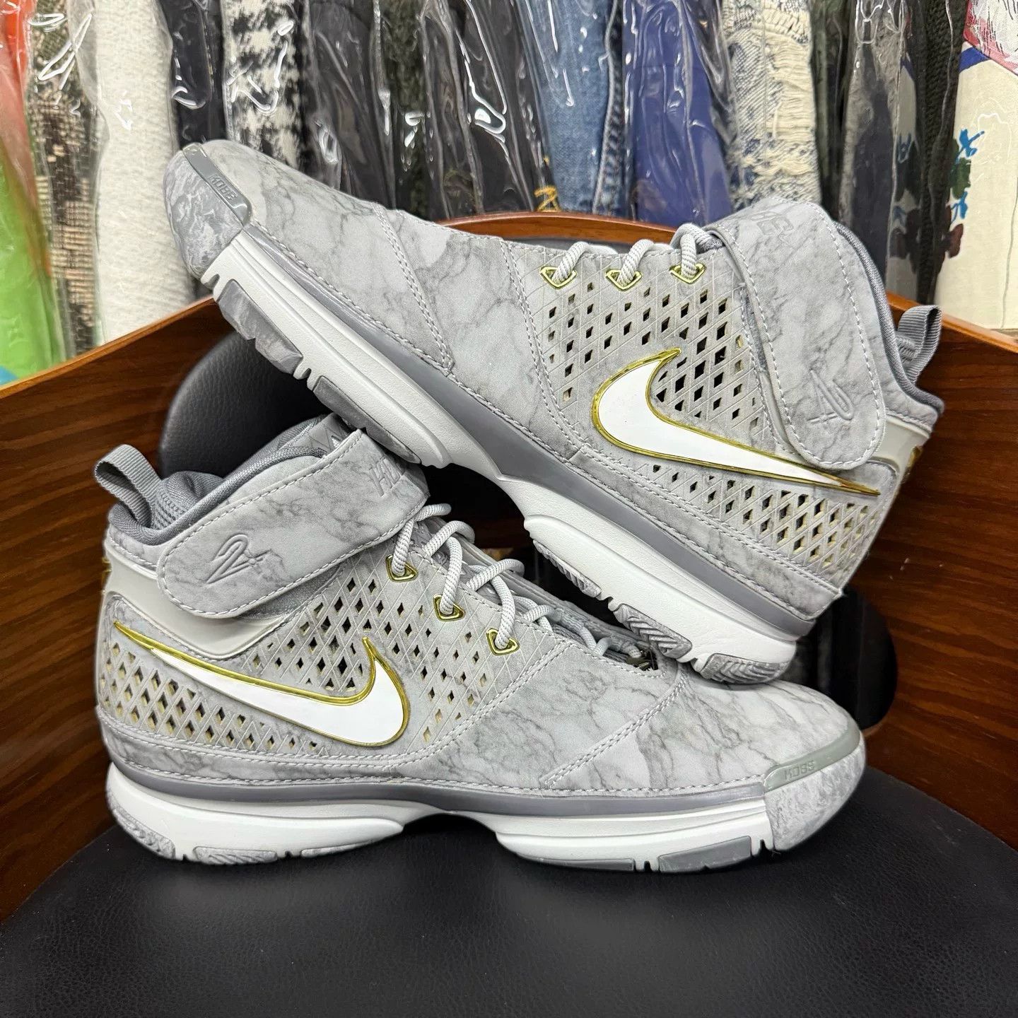 Nike Nike KOBE2 Gray Lowtop Sneakers 43 Men Size US 10 / EU 43 - 7 Thumbnail