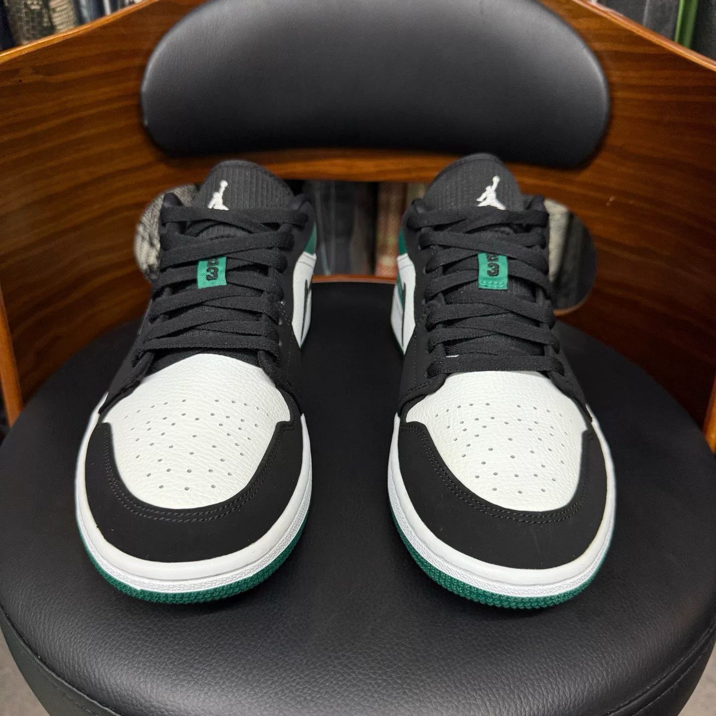 Nike Nike AJ1 Green Lowtop Sneakers 43 Men Size US 10 / EU 43 - 2 Thumbnail