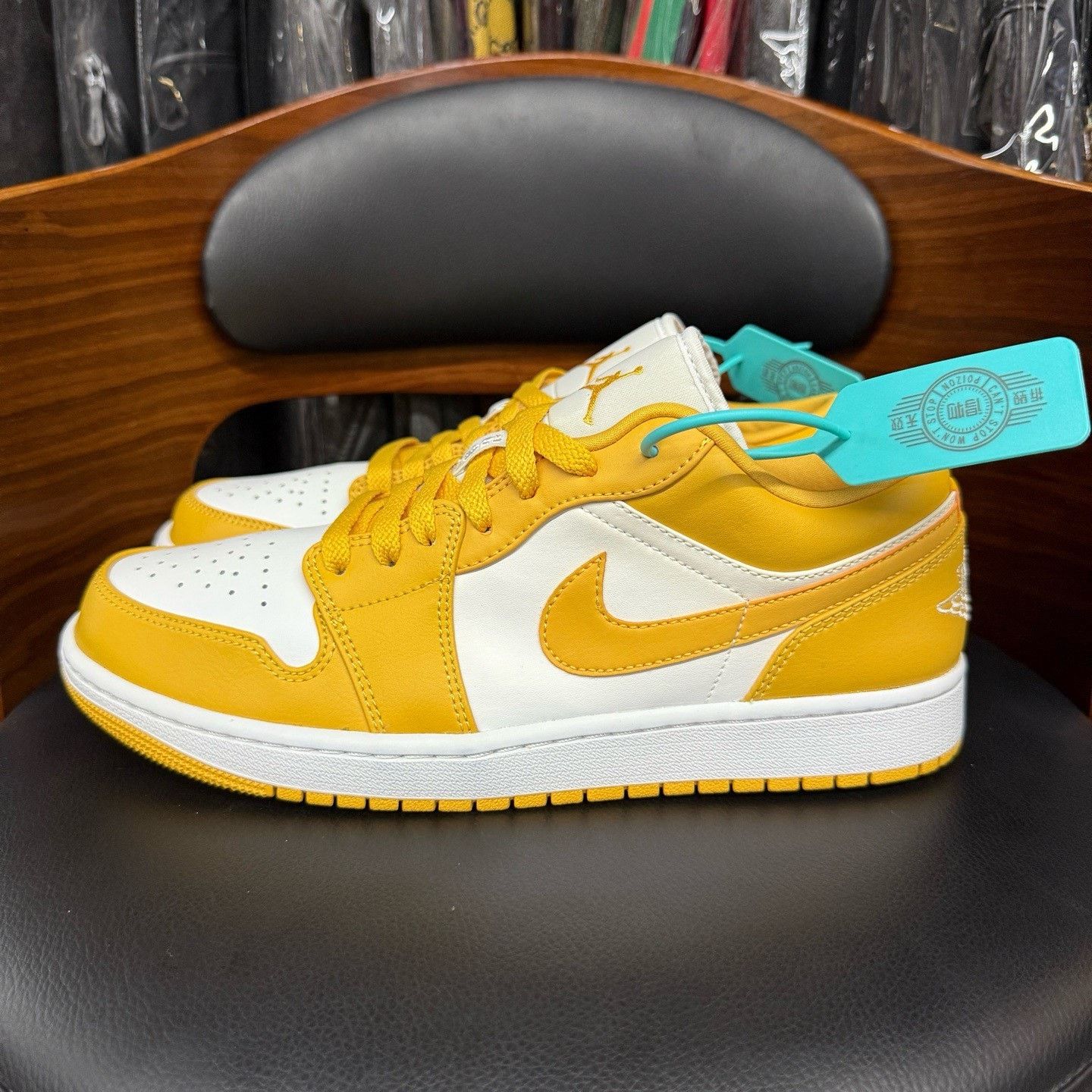 Nike Nike AJ1 Yellow Lowtop Sneakers 43 Men Size US 10 / EU 43 - 6 Thumbnail