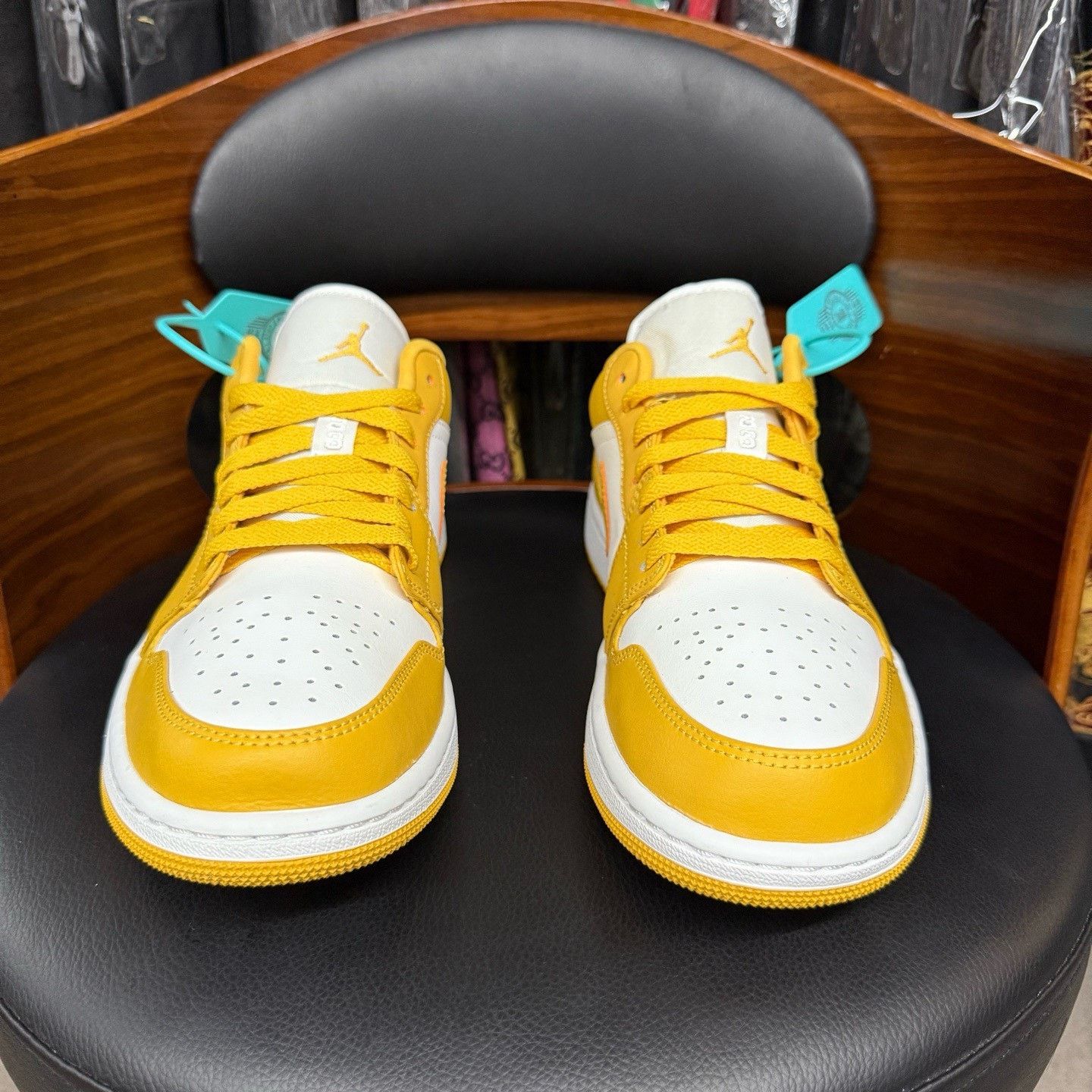Nike Nike AJ1 Yellow Lowtop Sneakers 43 Men Size US 10 / EU 43 - 2 Thumbnail
