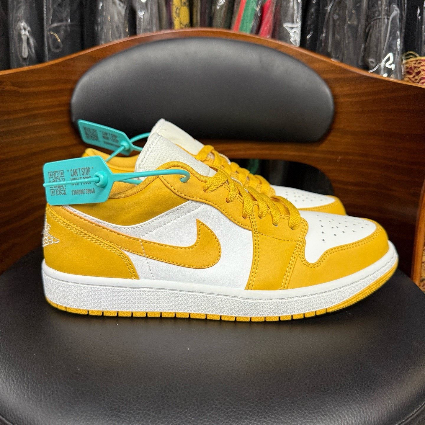 Nike Nike AJ1 Yellow Lowtop Sneakers 43 Men Size US 10 / EU 43 - 4 Thumbnail