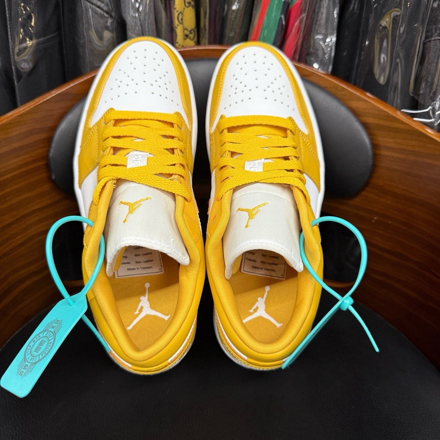 Nike Nike AJ1 Yellow Lowtop Sneakers 43 Men Size US 10 / EU 43 - 8 Thumbnail
