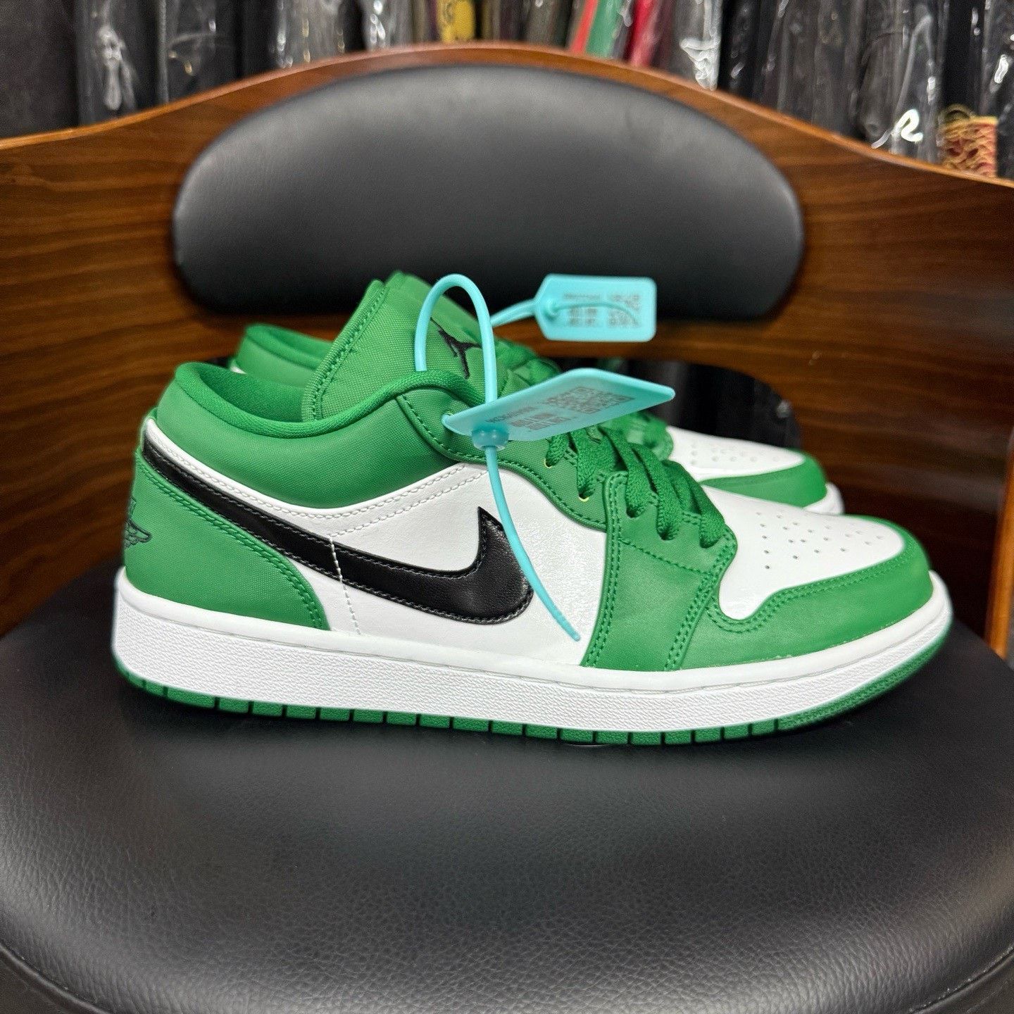 Nike Nike AJ1 Green Lowtop Sneakers 42 Men Size US 9 / EU 42 - 4 Thumbnail