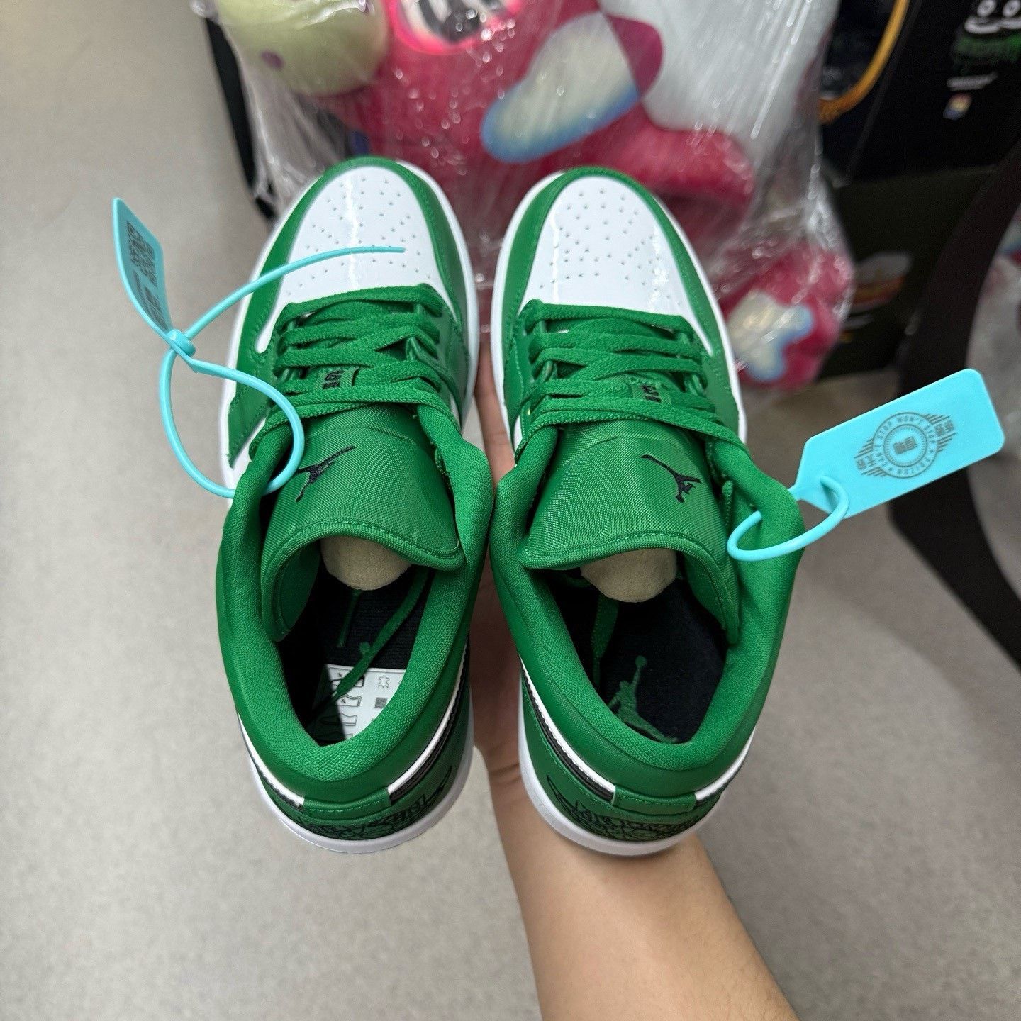 Nike Nike AJ1 Green Lowtop Sneakers 42 Men Size US 9 / EU 42 - 8 Thumbnail