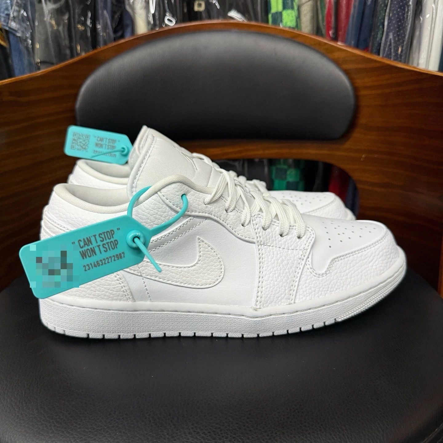 Nike Nike AJ1 White Lowtop Sneakers 43 Men Size US 10 / EU 43 - 4 Thumbnail