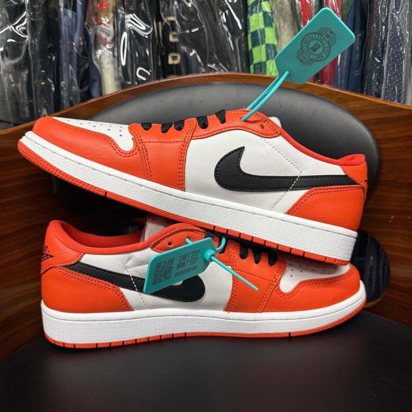 Nike Nike AJ1 White Lowtop Sneakers 43 Men Size US 10 / EU 43 - 7 Thumbnail