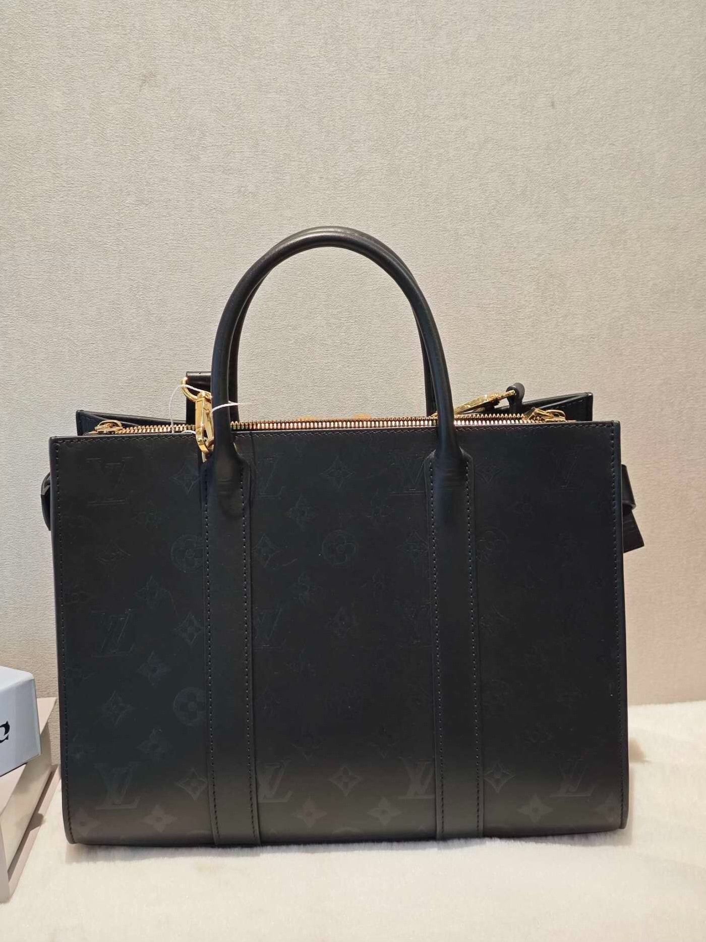 Louis Vuitton Pre-loved Bag Very good condition Size ONE SIZE - 2 Thumbnail