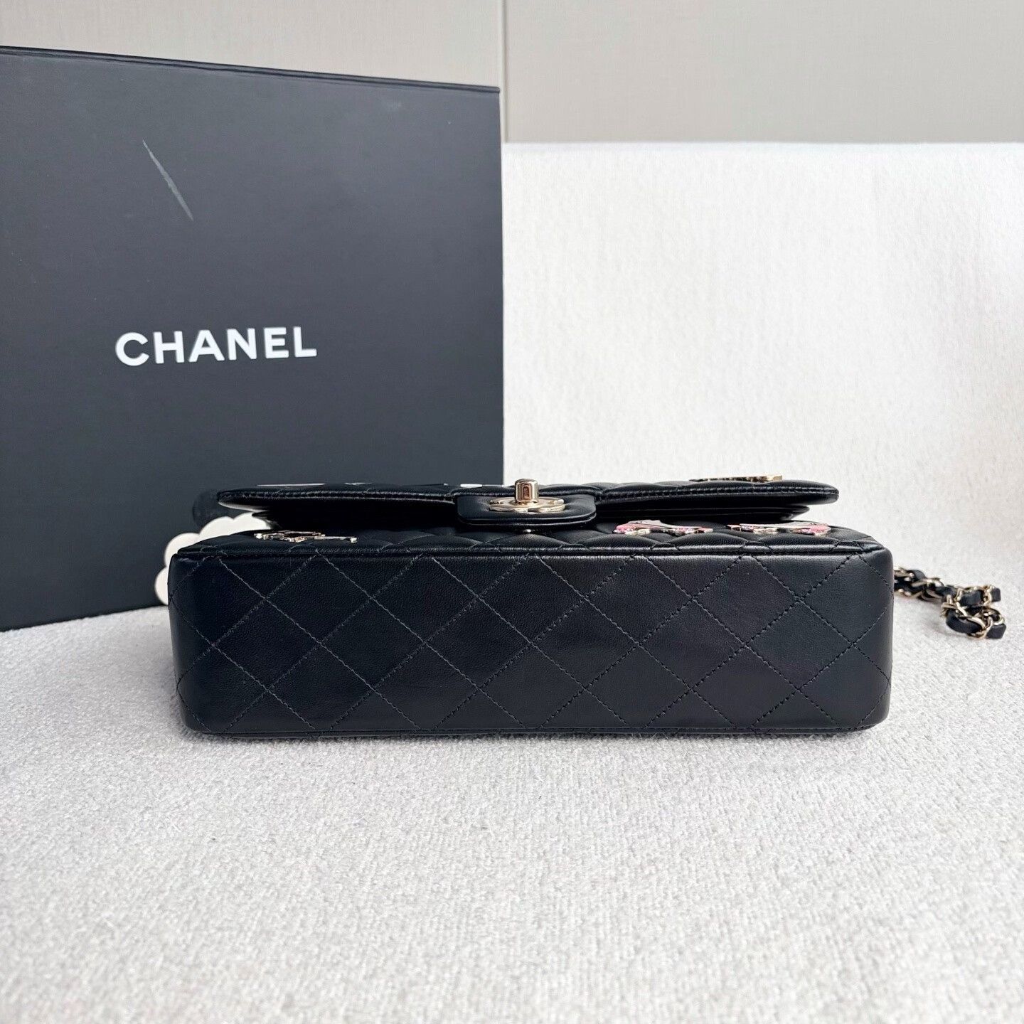 Chanel Pre-loved Bag Very good condition Size ONE SIZE - 5 Thumbnail