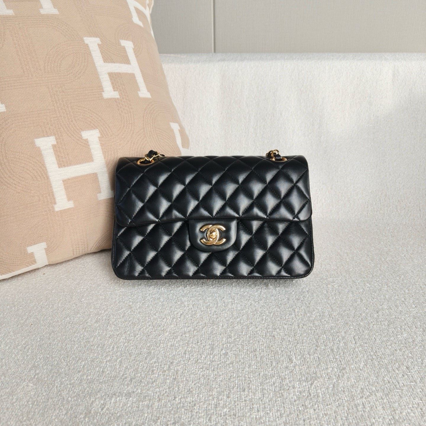 Chanel Pre-loved Bag Very good condition Size ONE SIZE - 2 Thumbnail